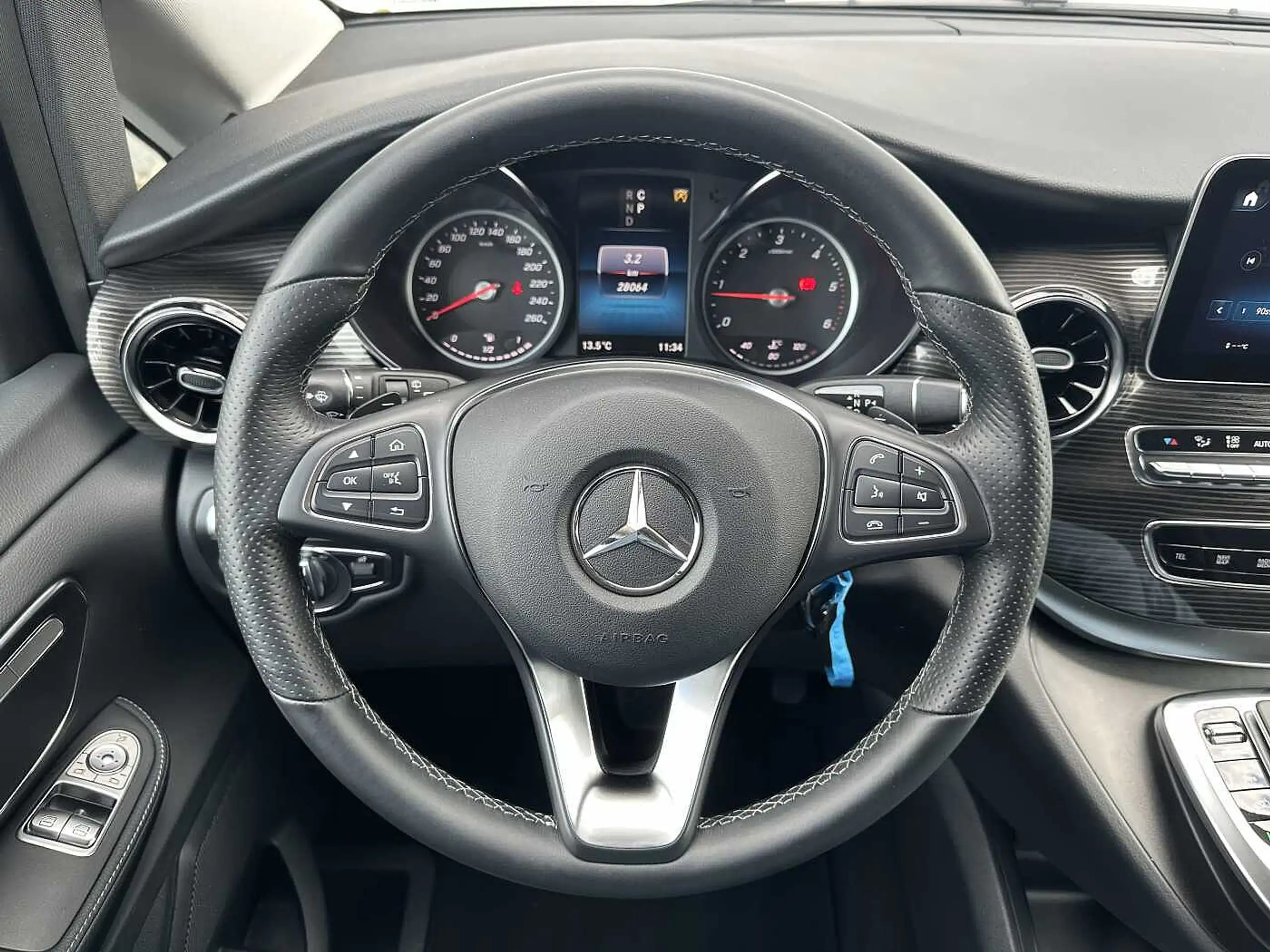 Mercedes-Benz - V 300