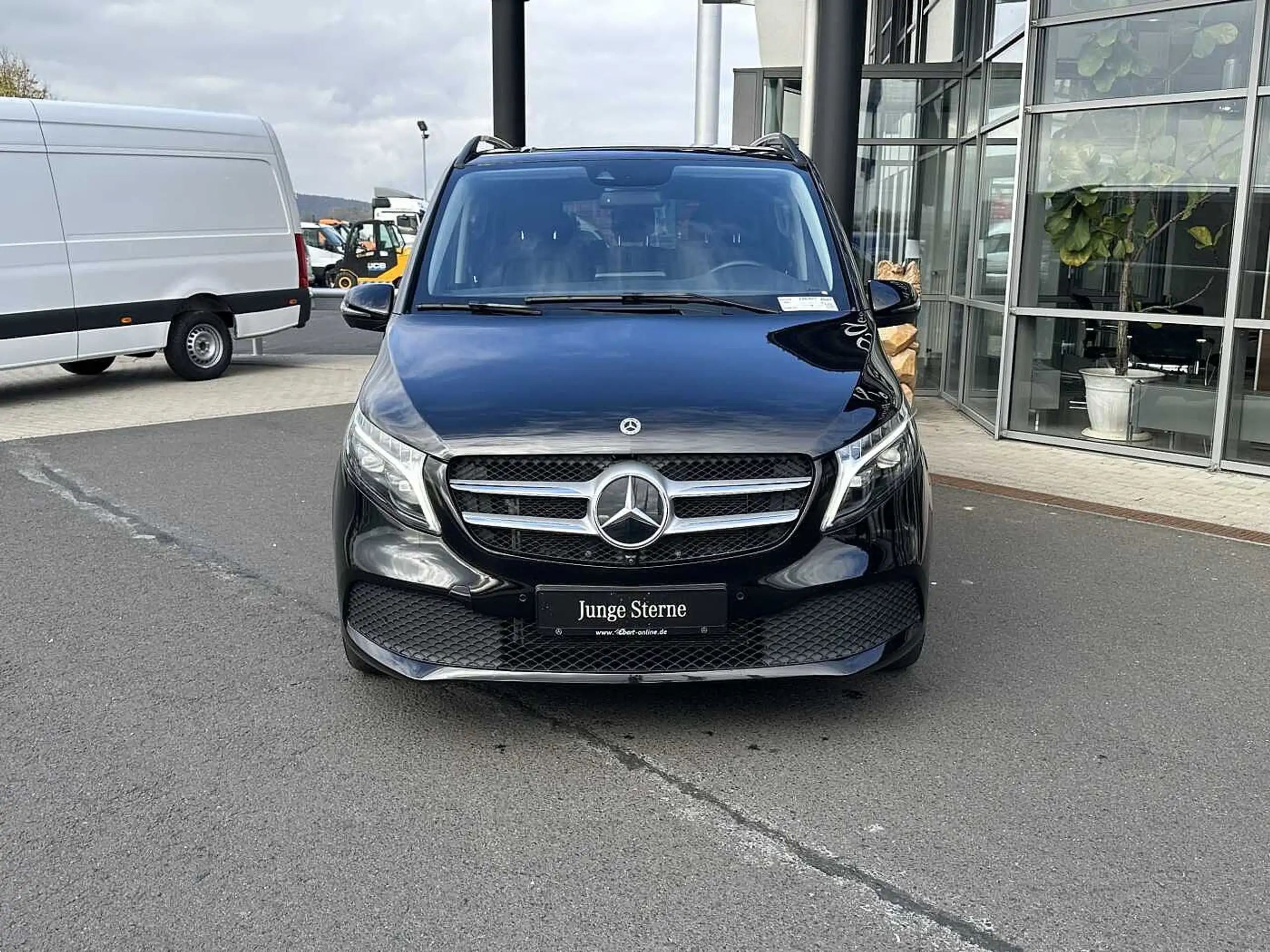 Mercedes-Benz - V 300