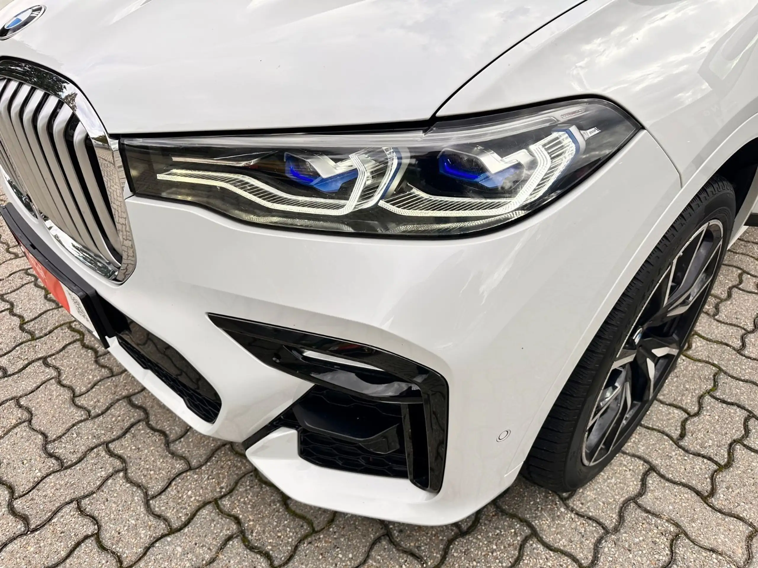 BMW - X7