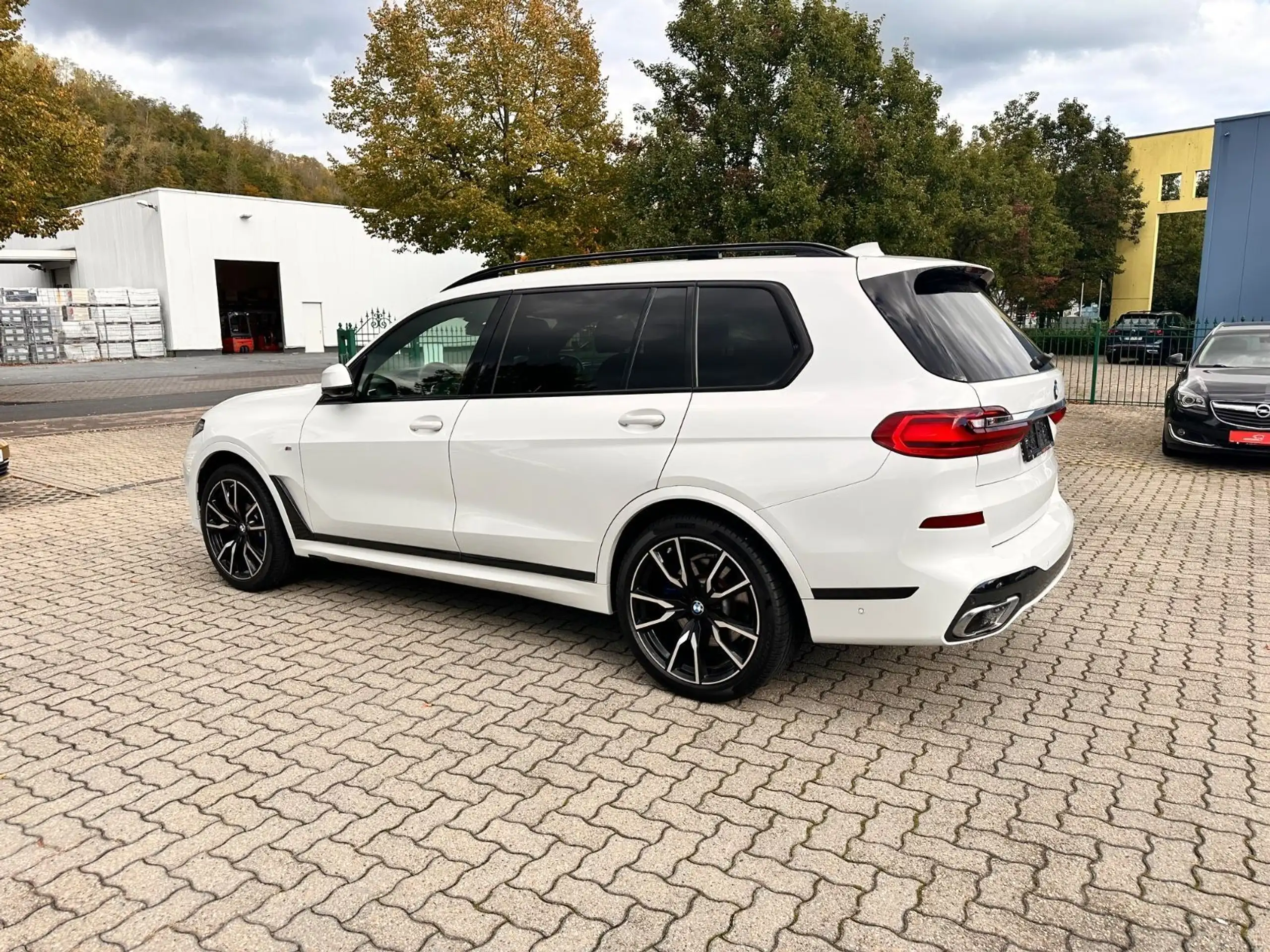 BMW - X7