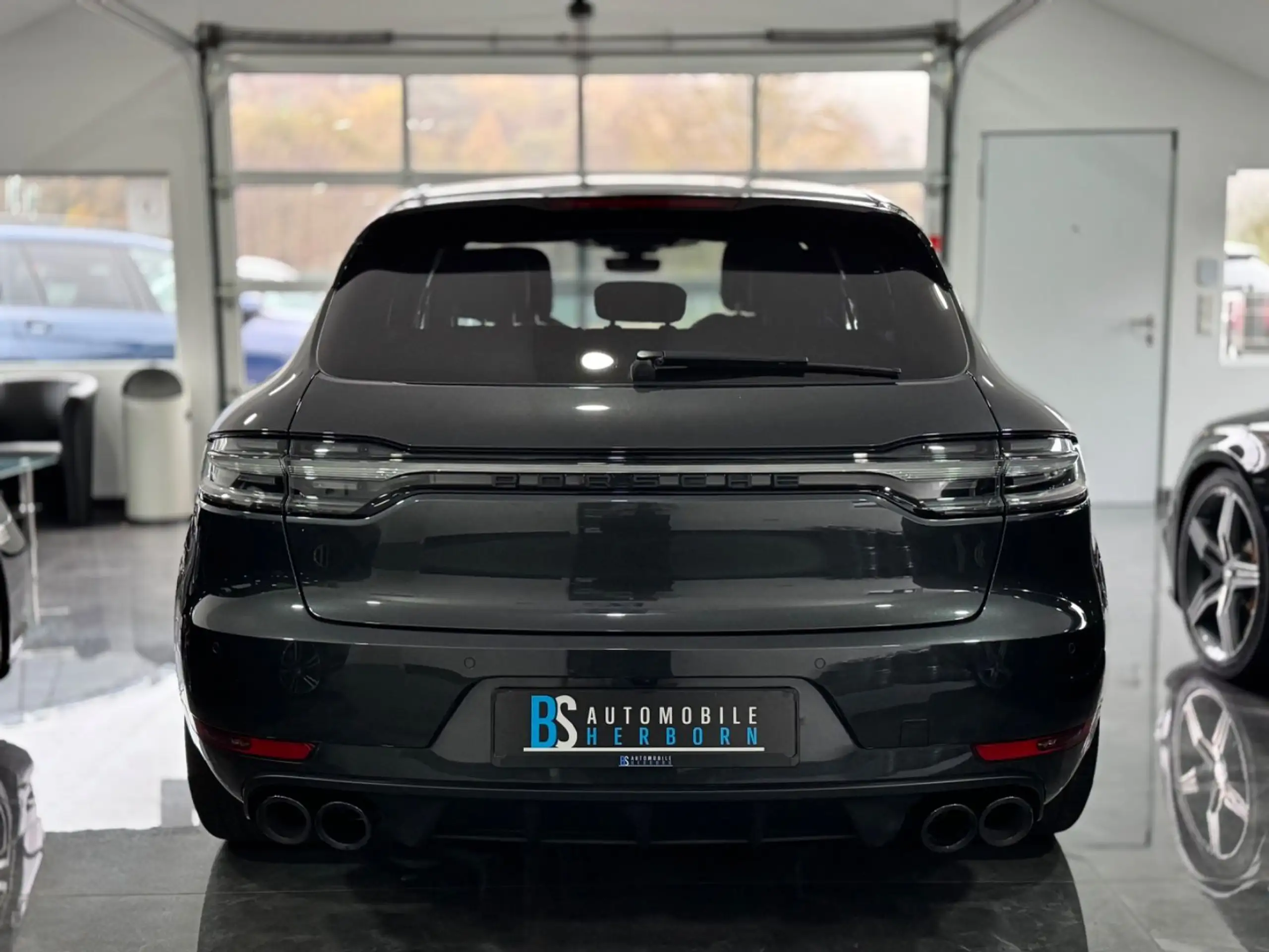 Porsche - Macan