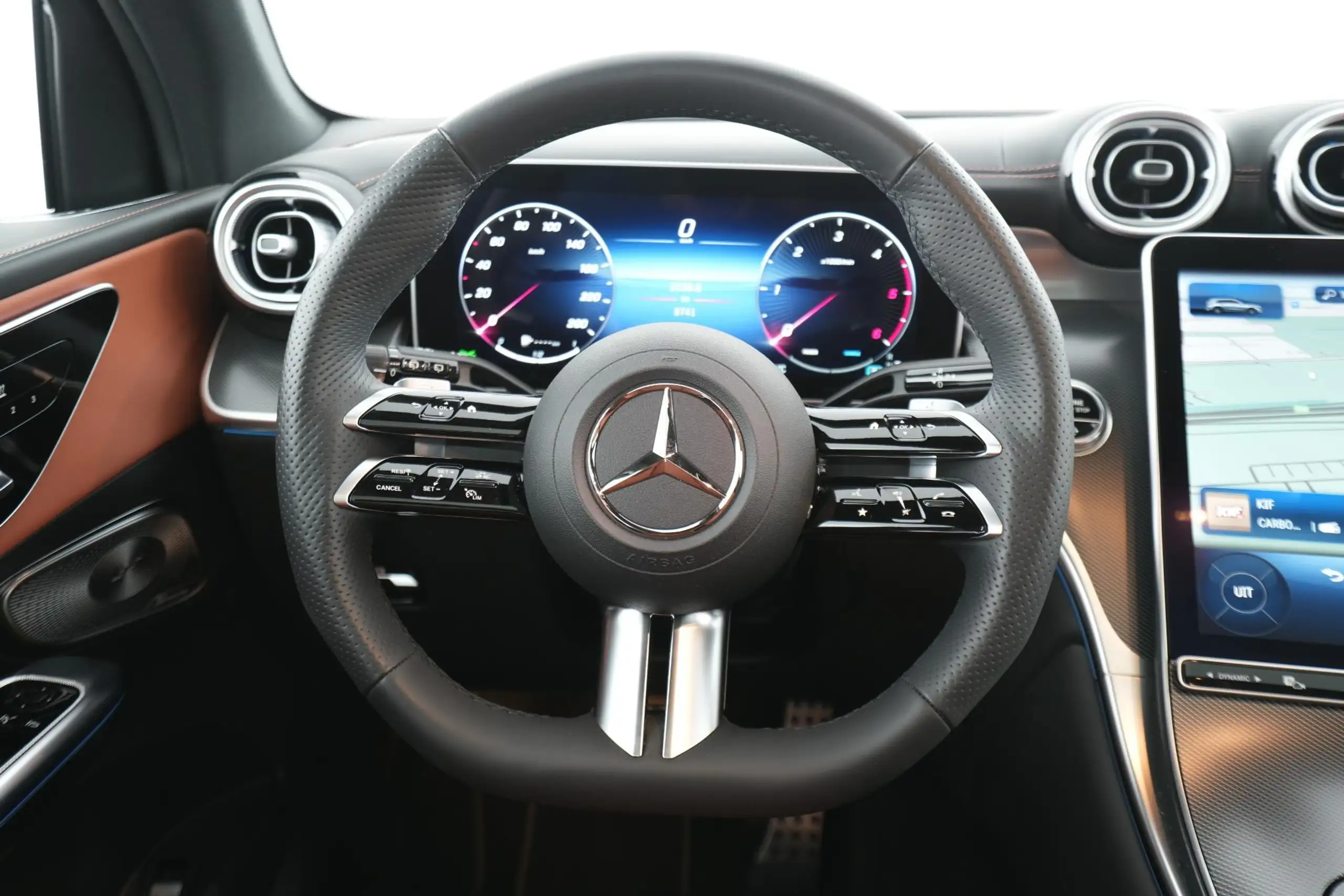 Mercedes-Benz - GLC 220