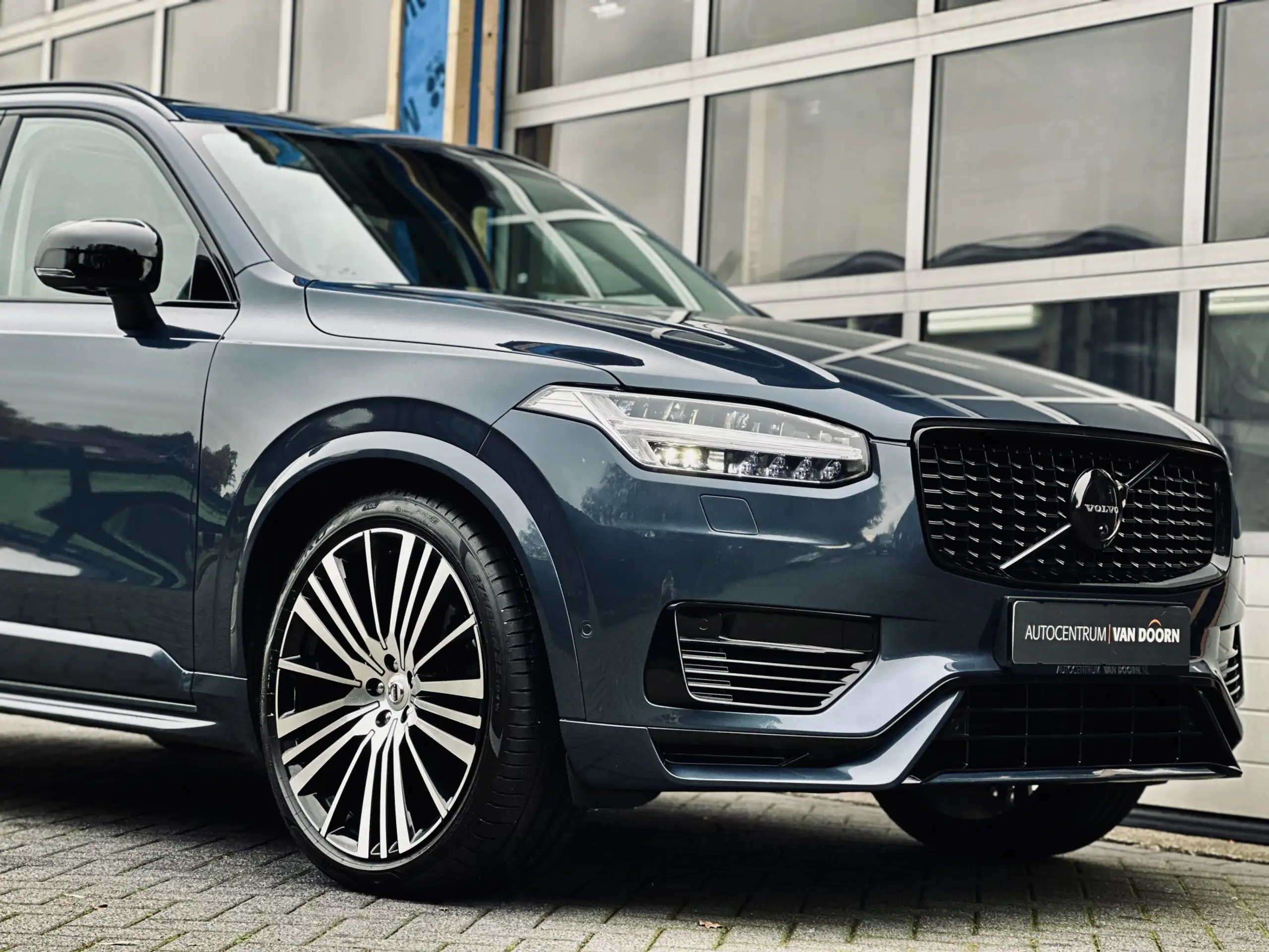 Volvo - XC90