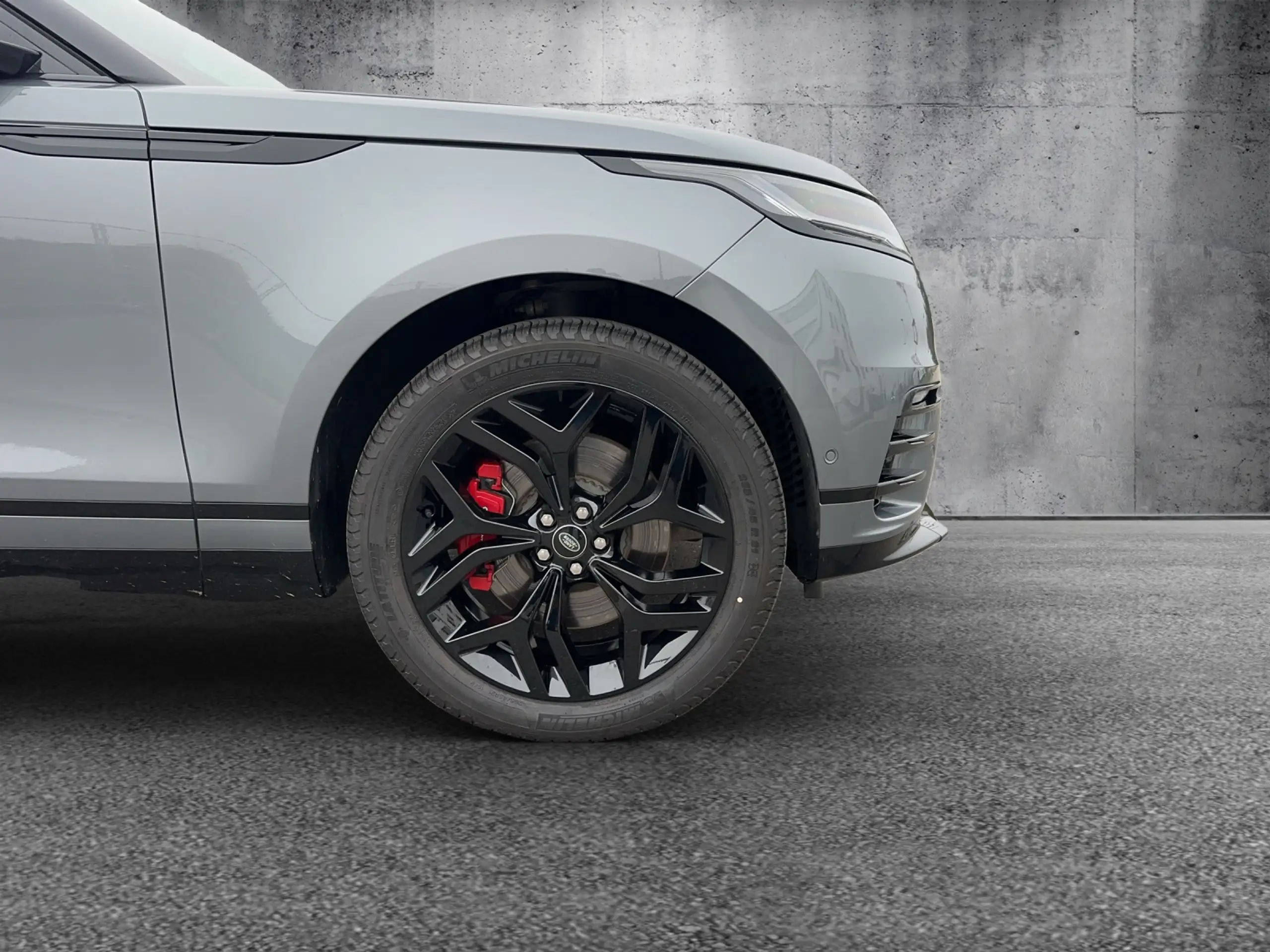 Land Rover - Range Rover Velar