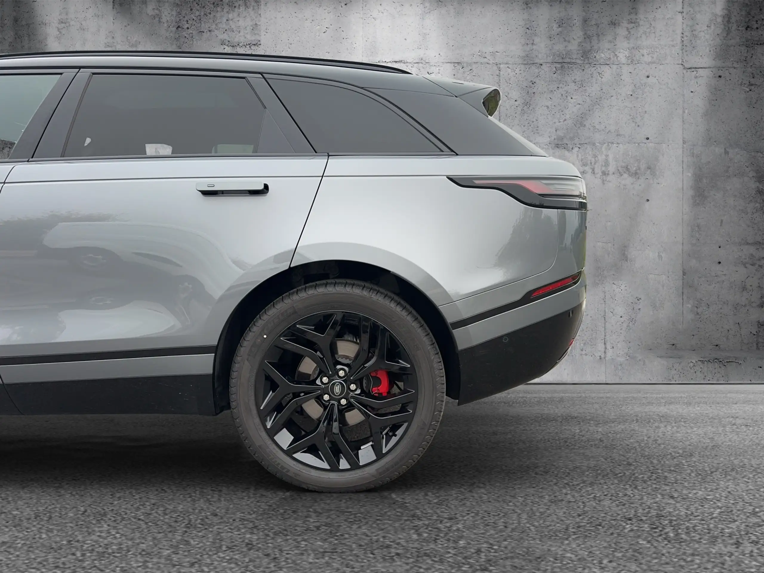 Land Rover - Range Rover Velar