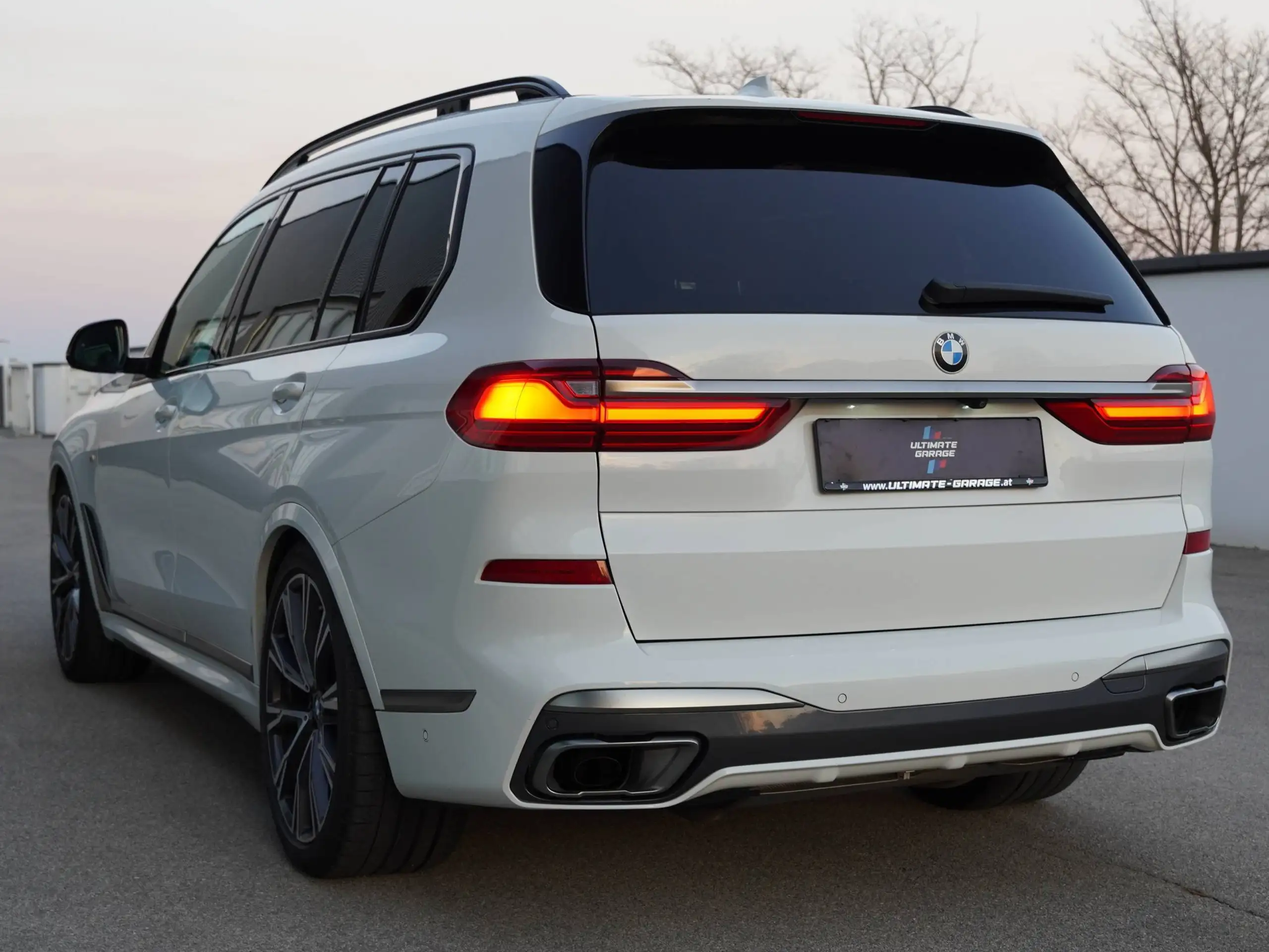 BMW - X7 M