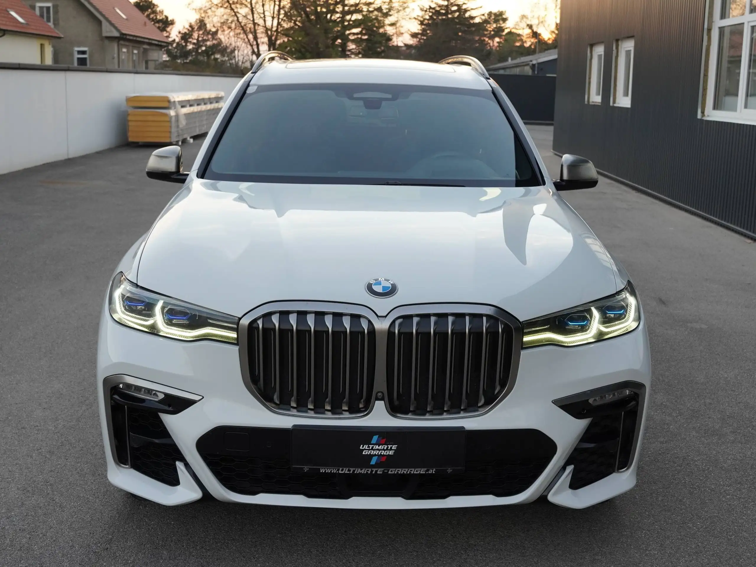 BMW - X7 M