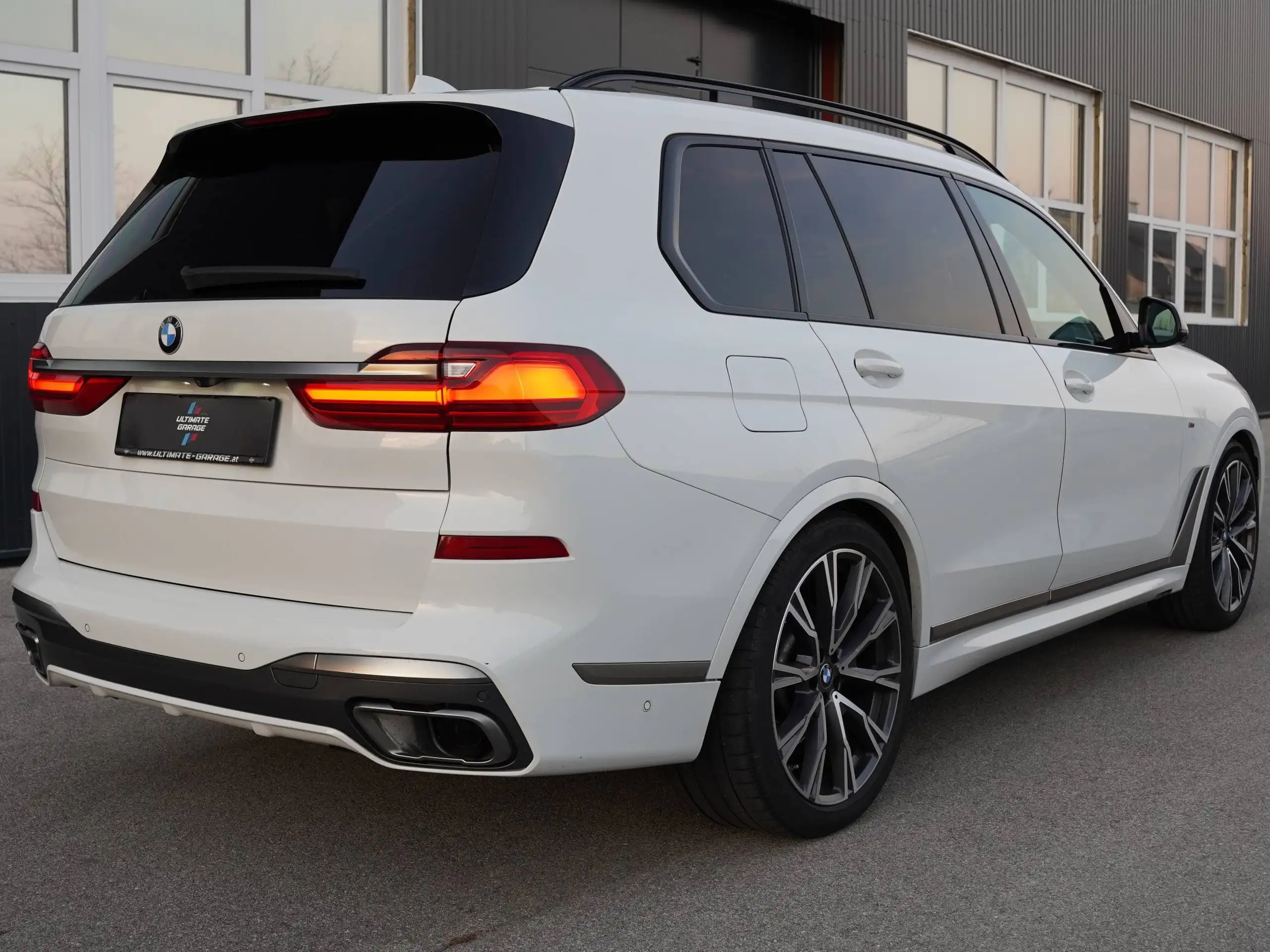 BMW - X7 M