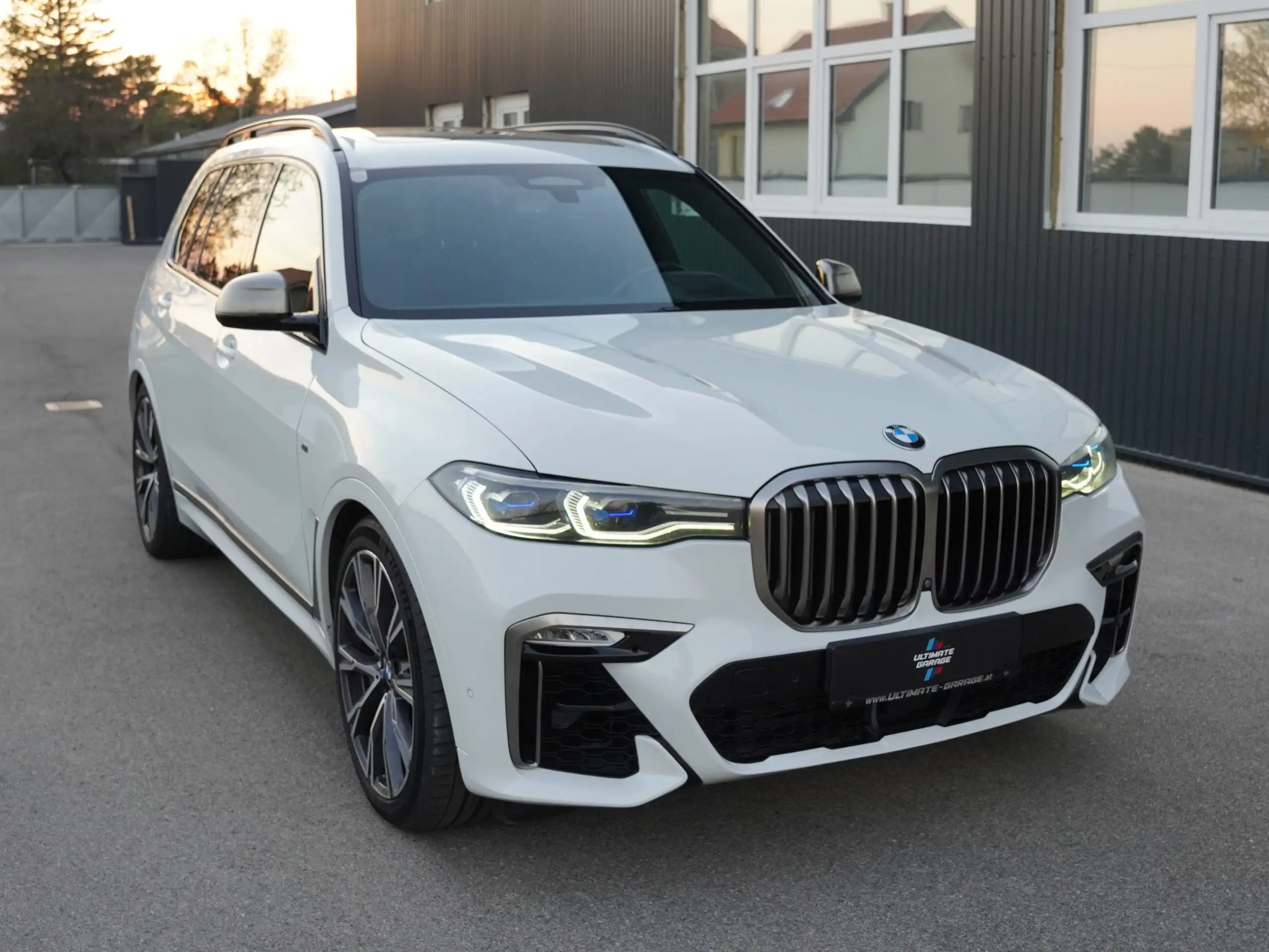 BMW - X7 M