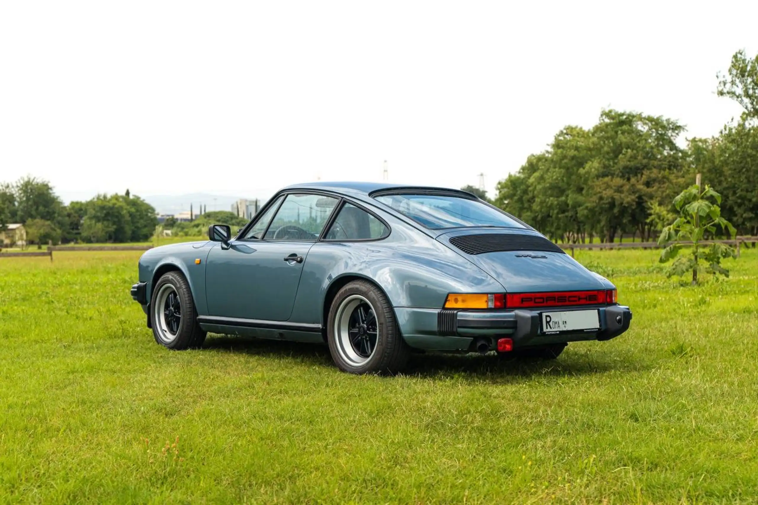 Porsche - 911