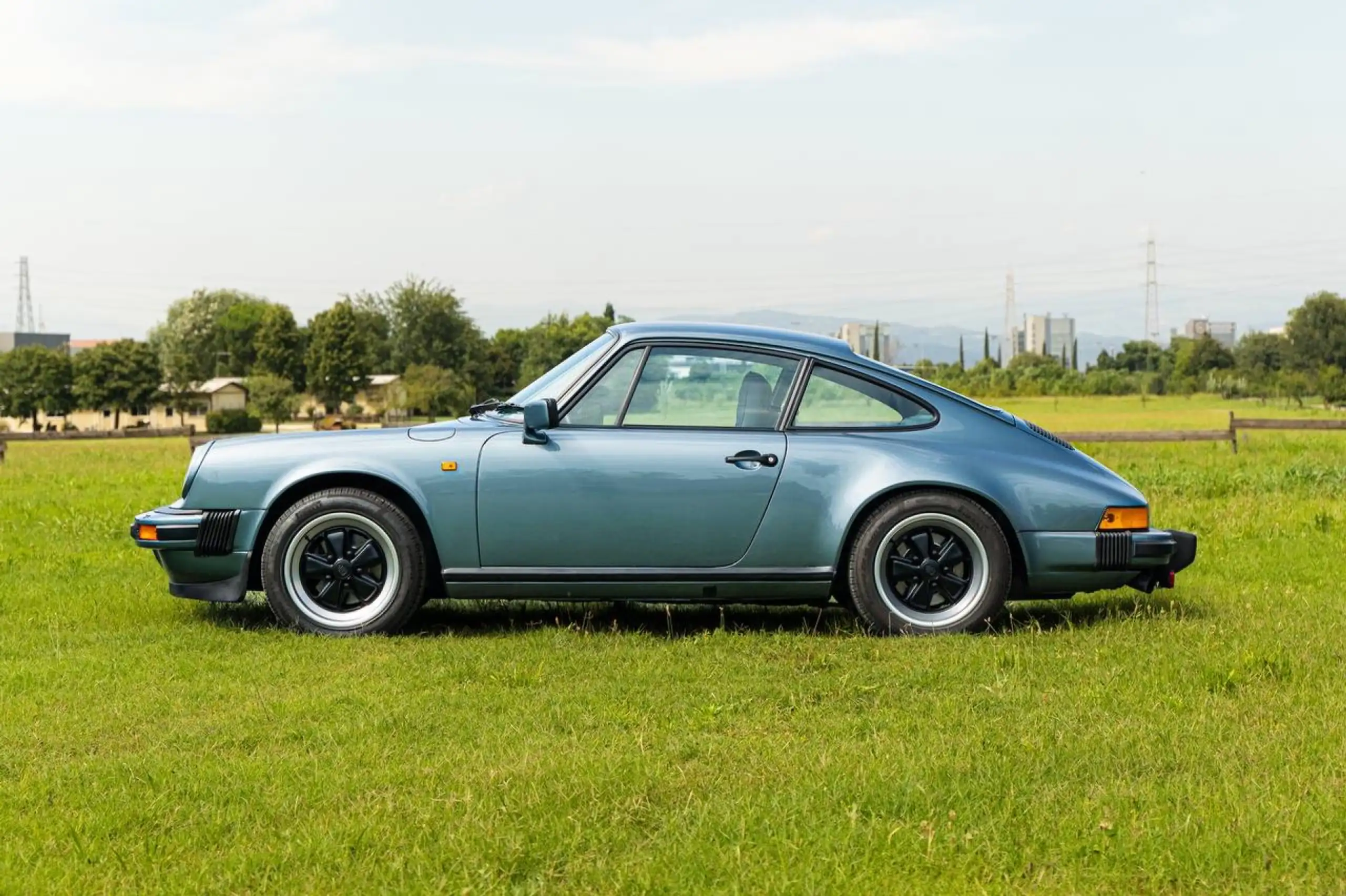 Porsche - 911