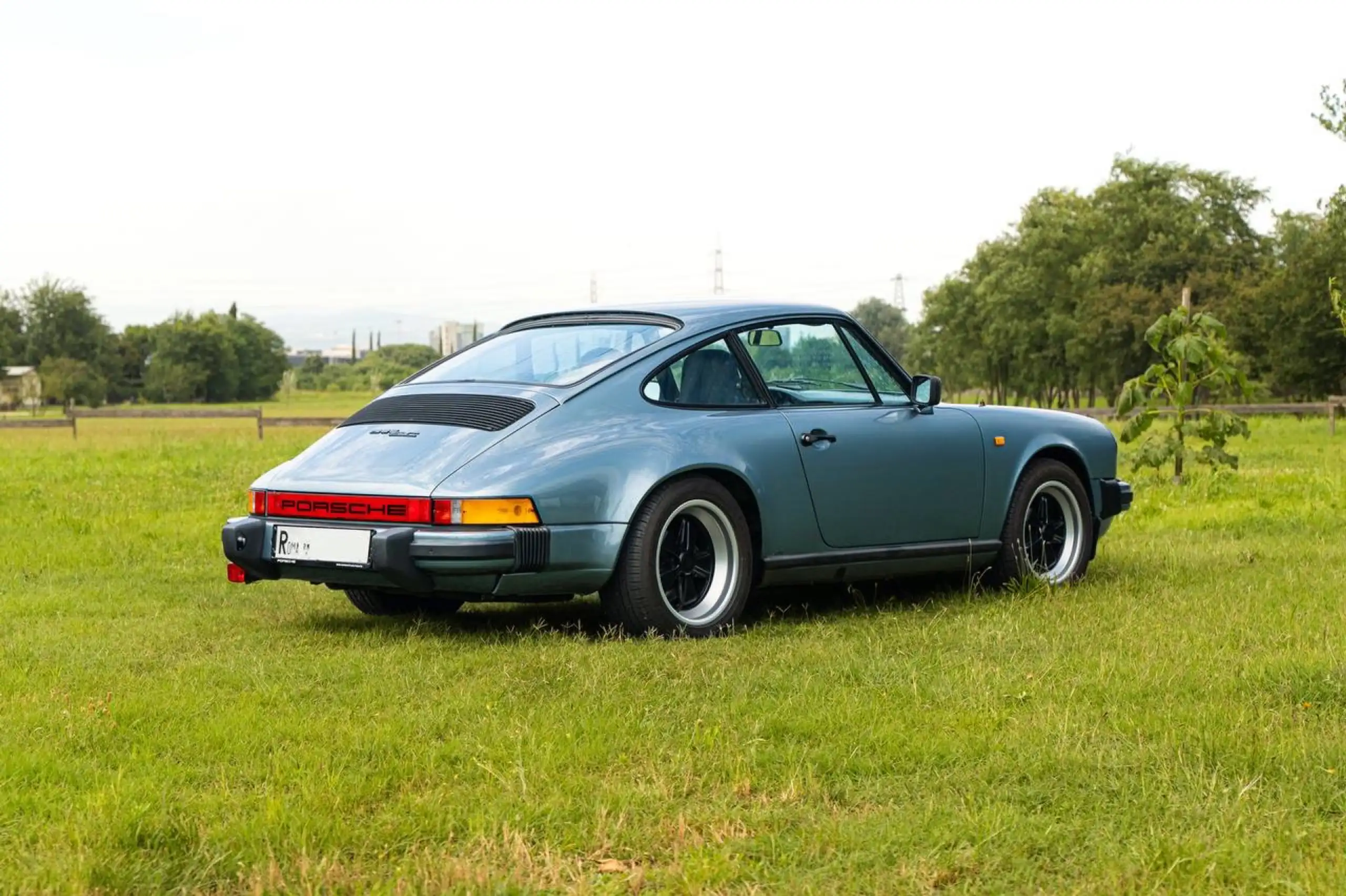 Porsche - 911