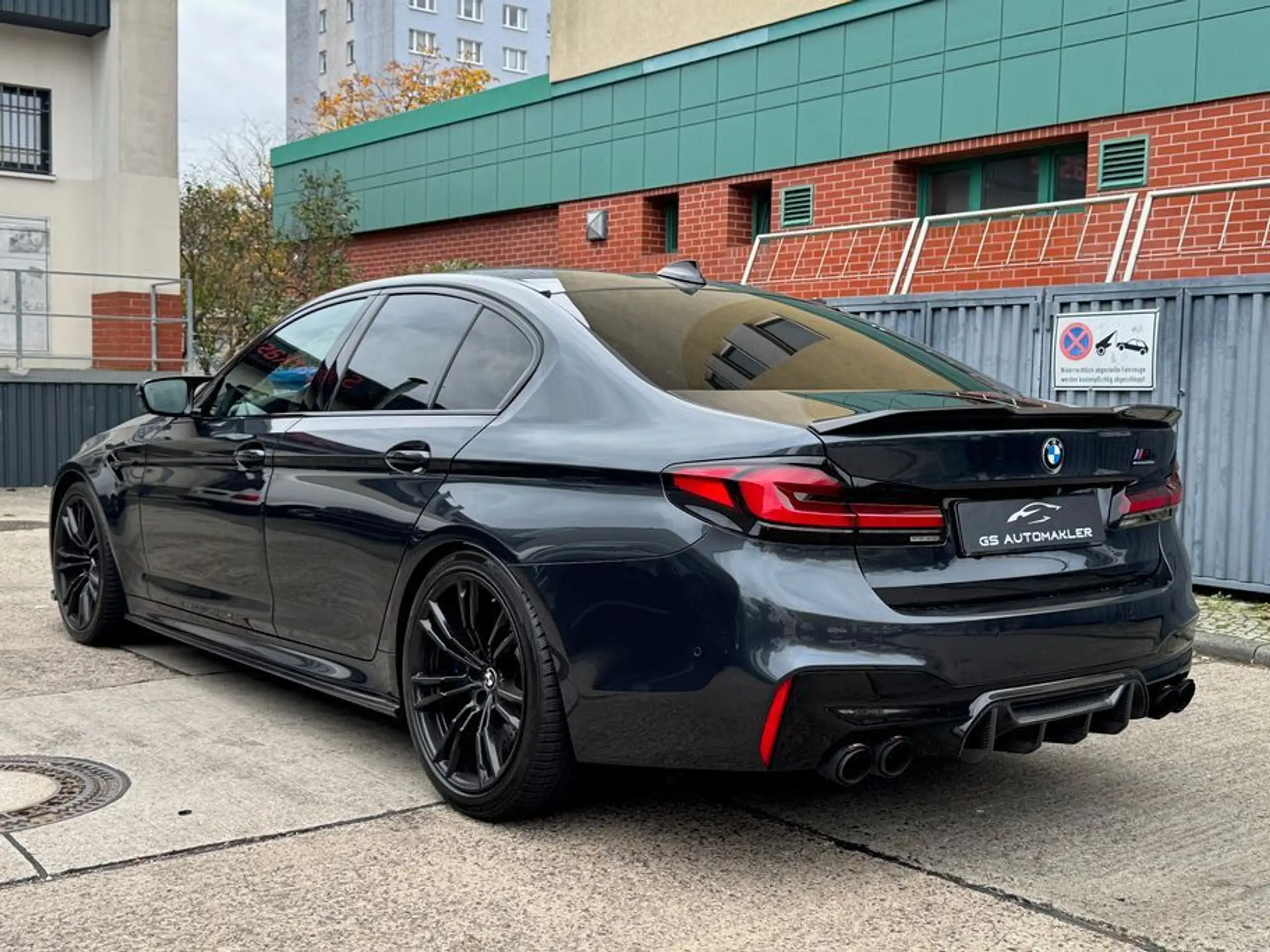 BMW - M5