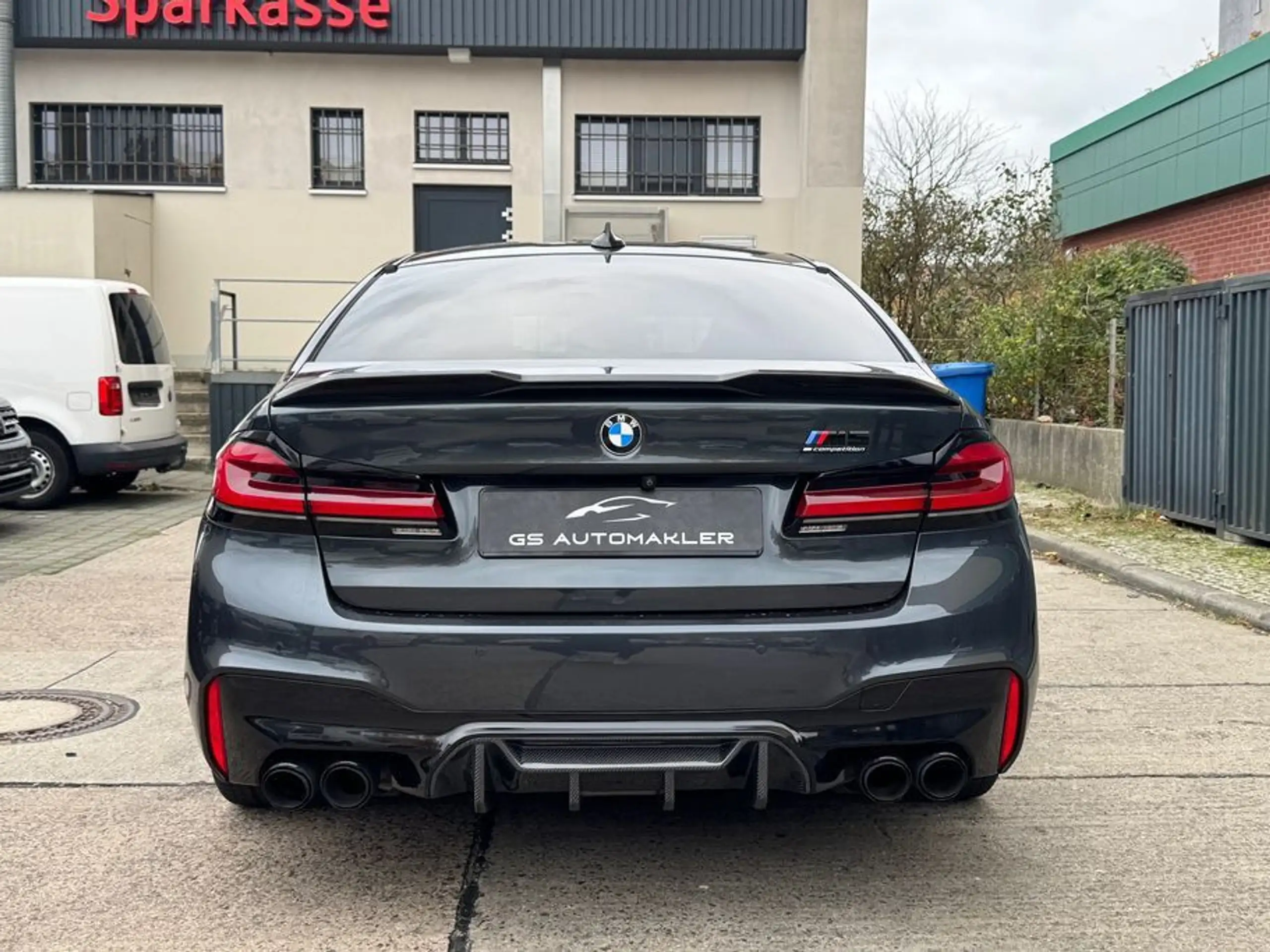 BMW - M5