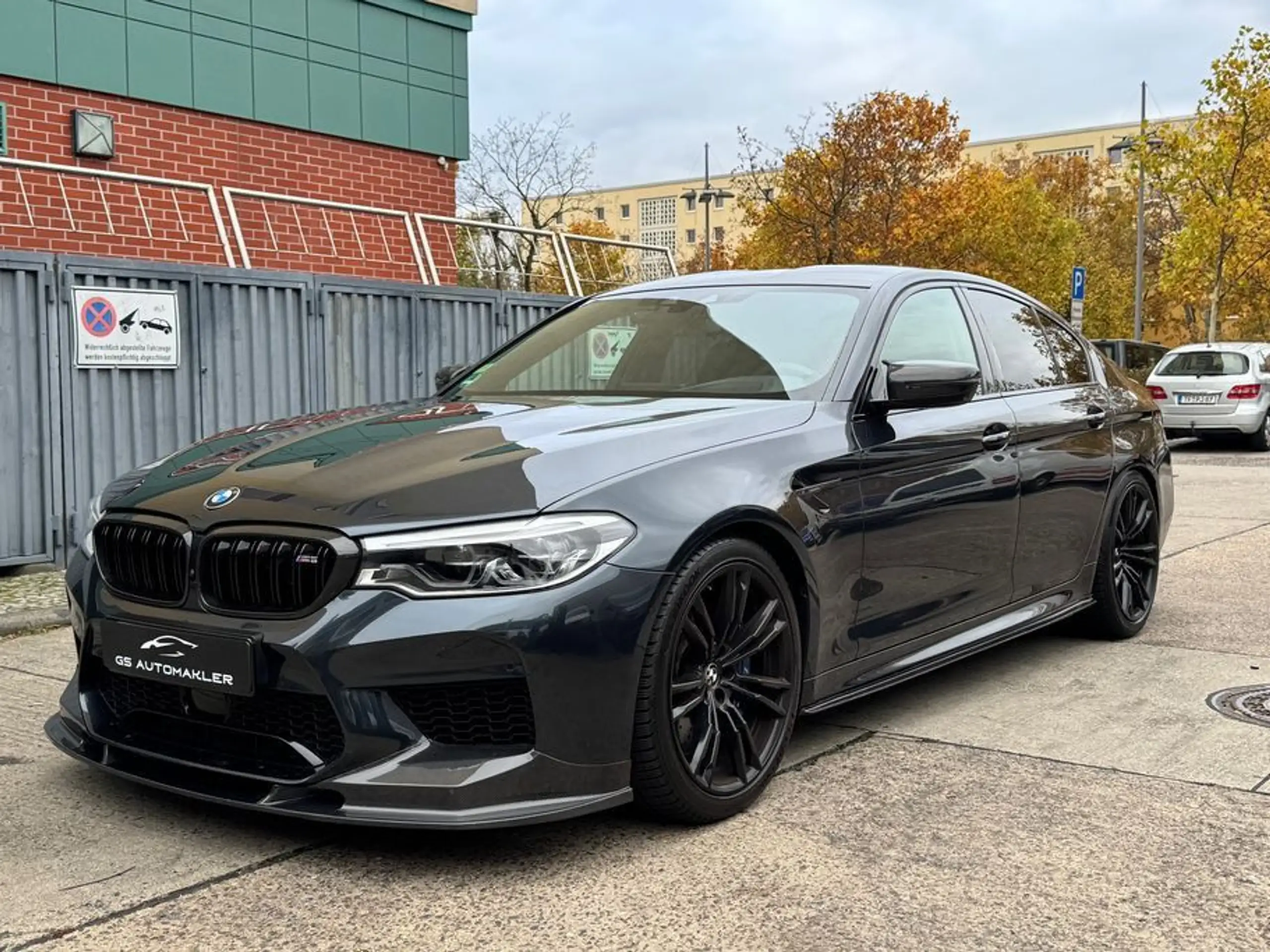 BMW - M5