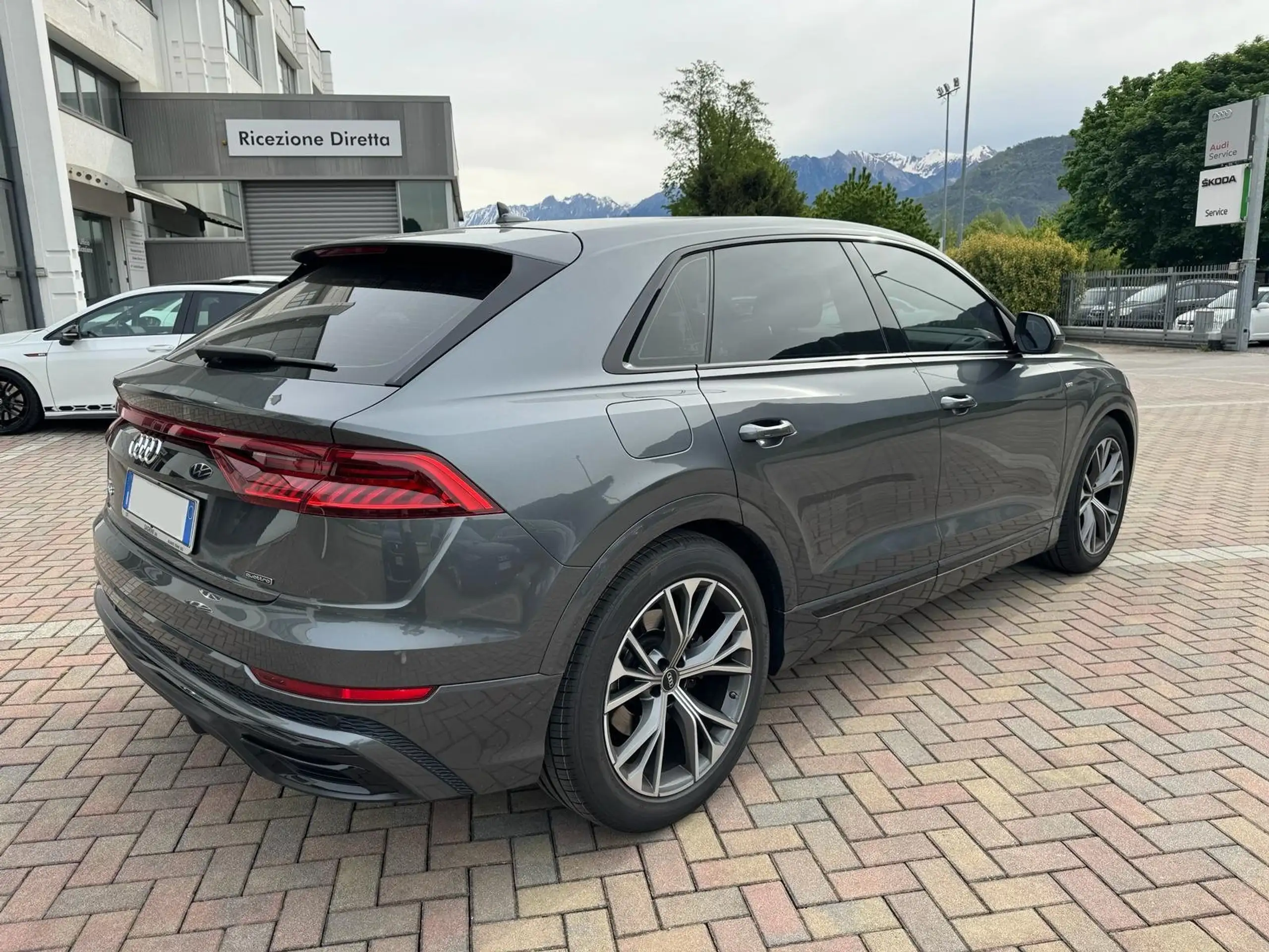 Audi - Q8