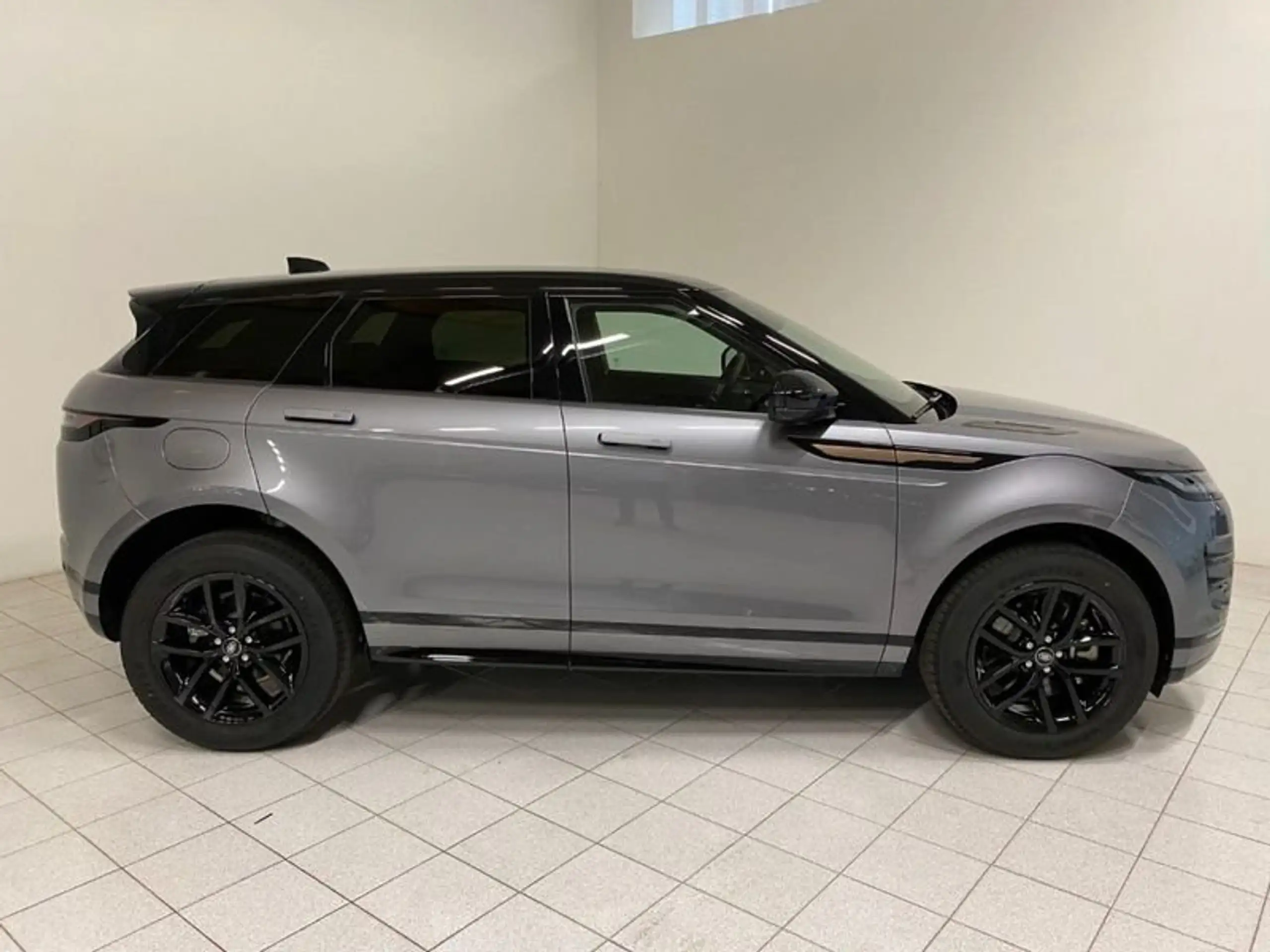 Land Rover - Range Rover Evoque