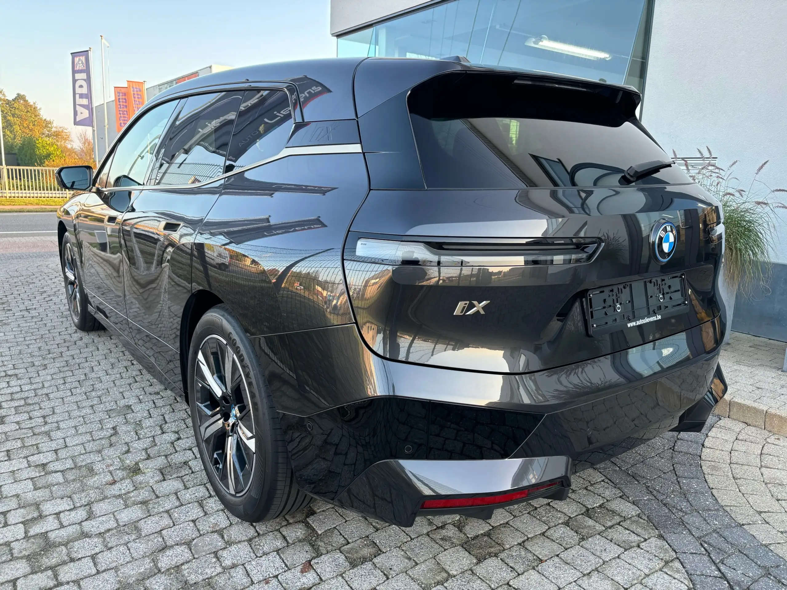 BMW - iX