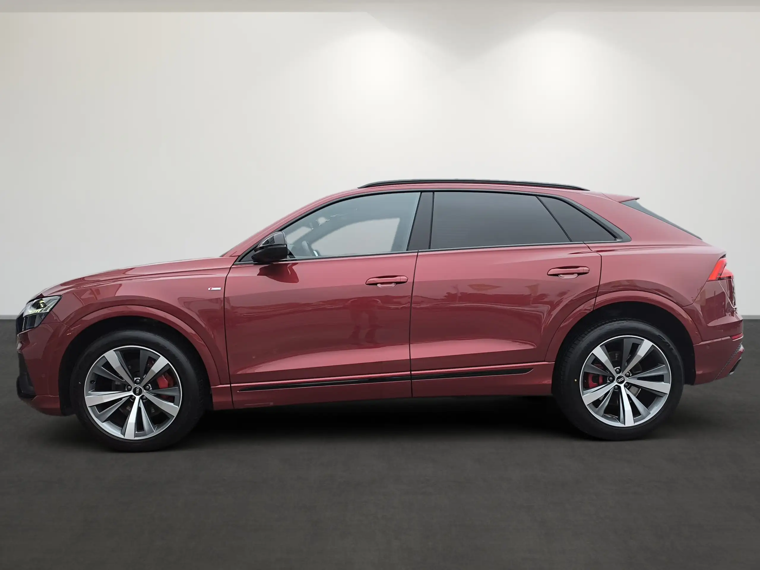 Audi - Q8