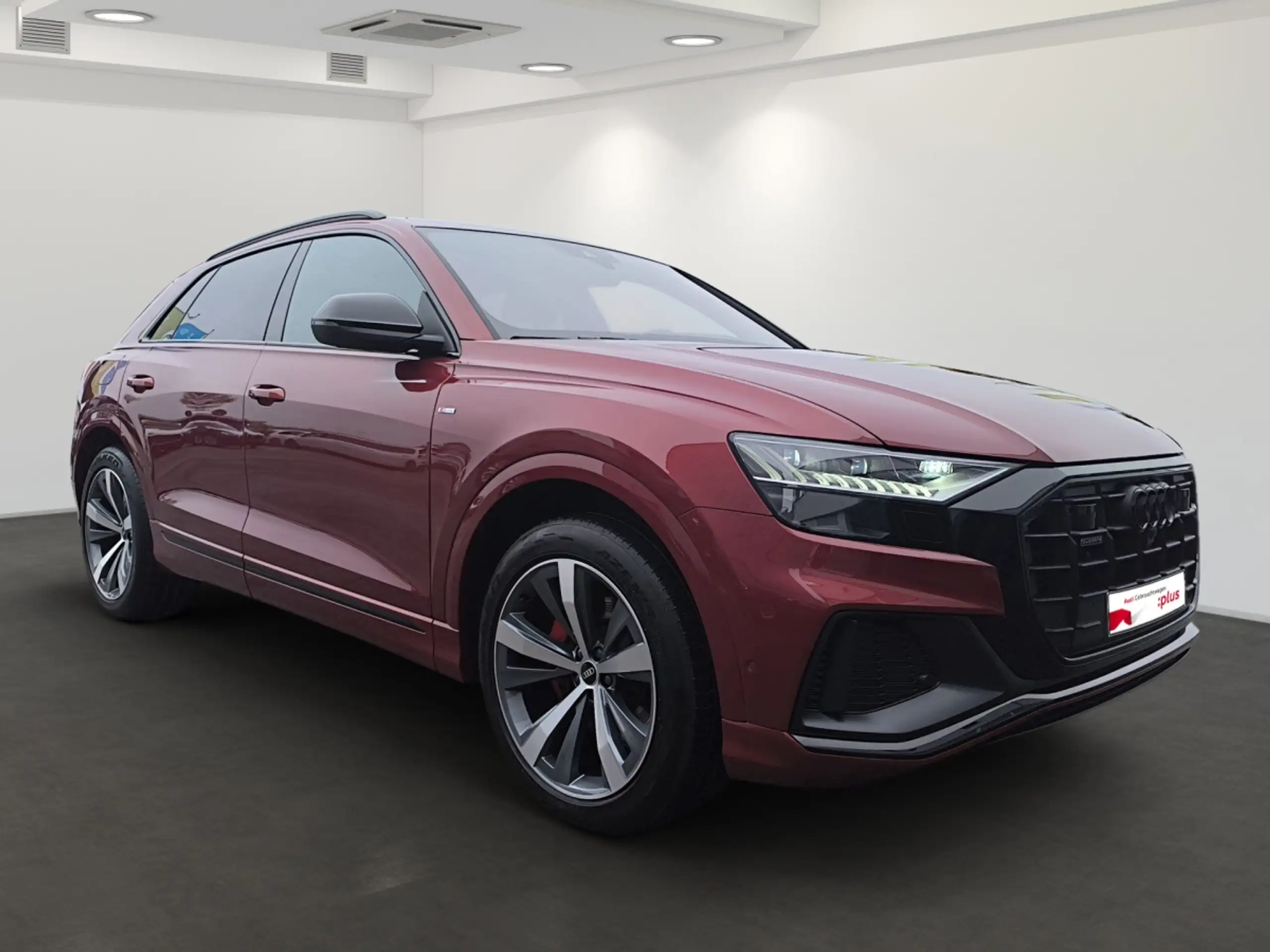 Audi - Q8