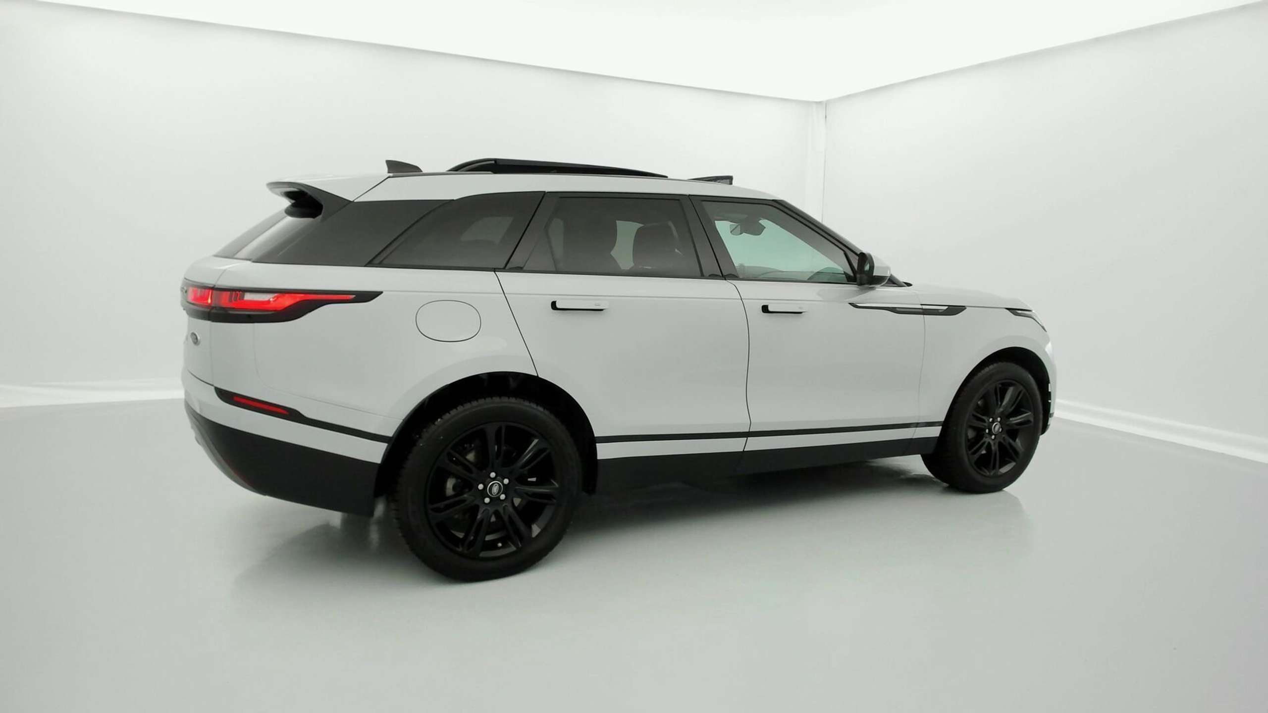 Land Rover - Range Rover Velar