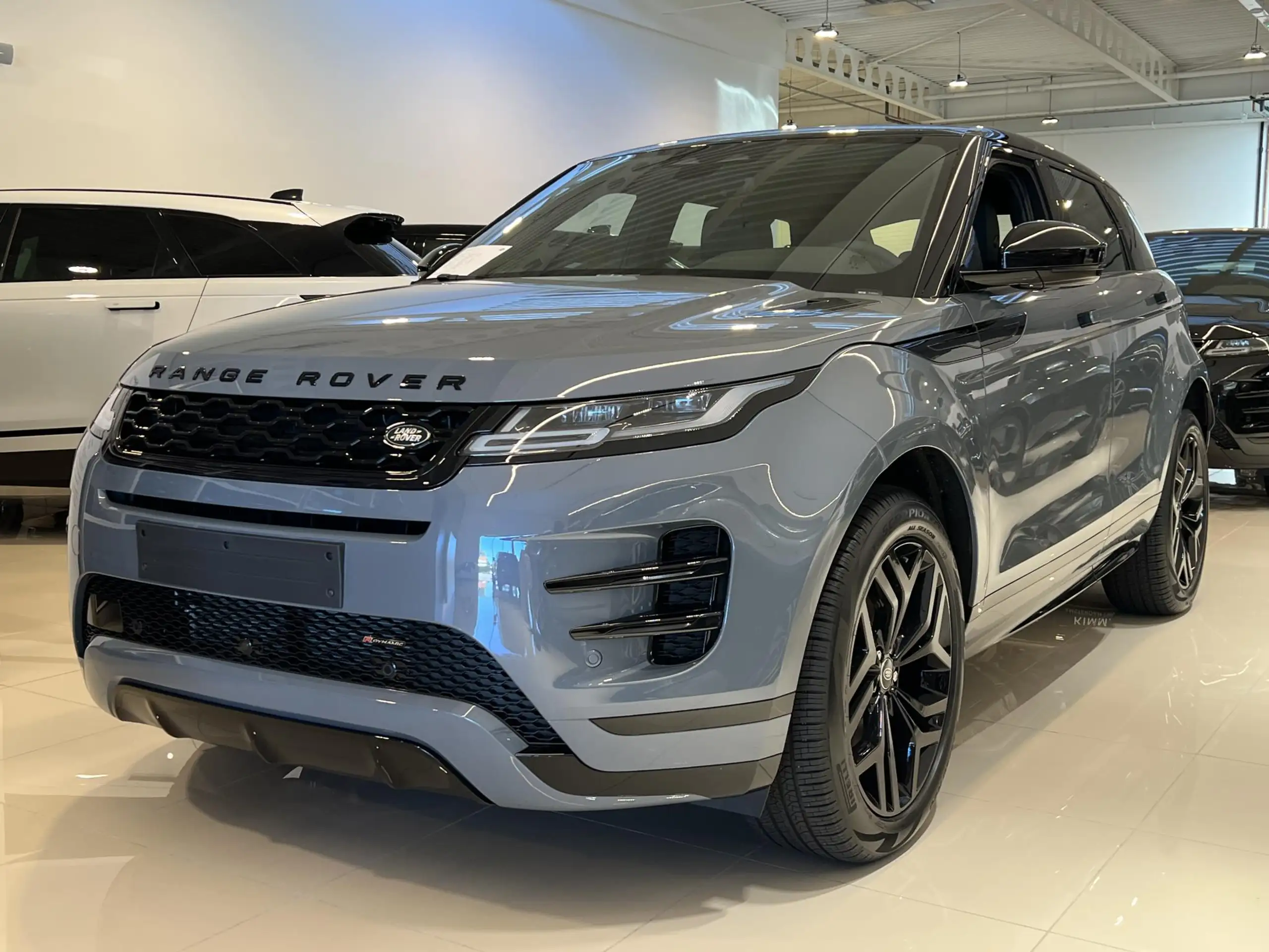 Land Rover - Range Rover Evoque