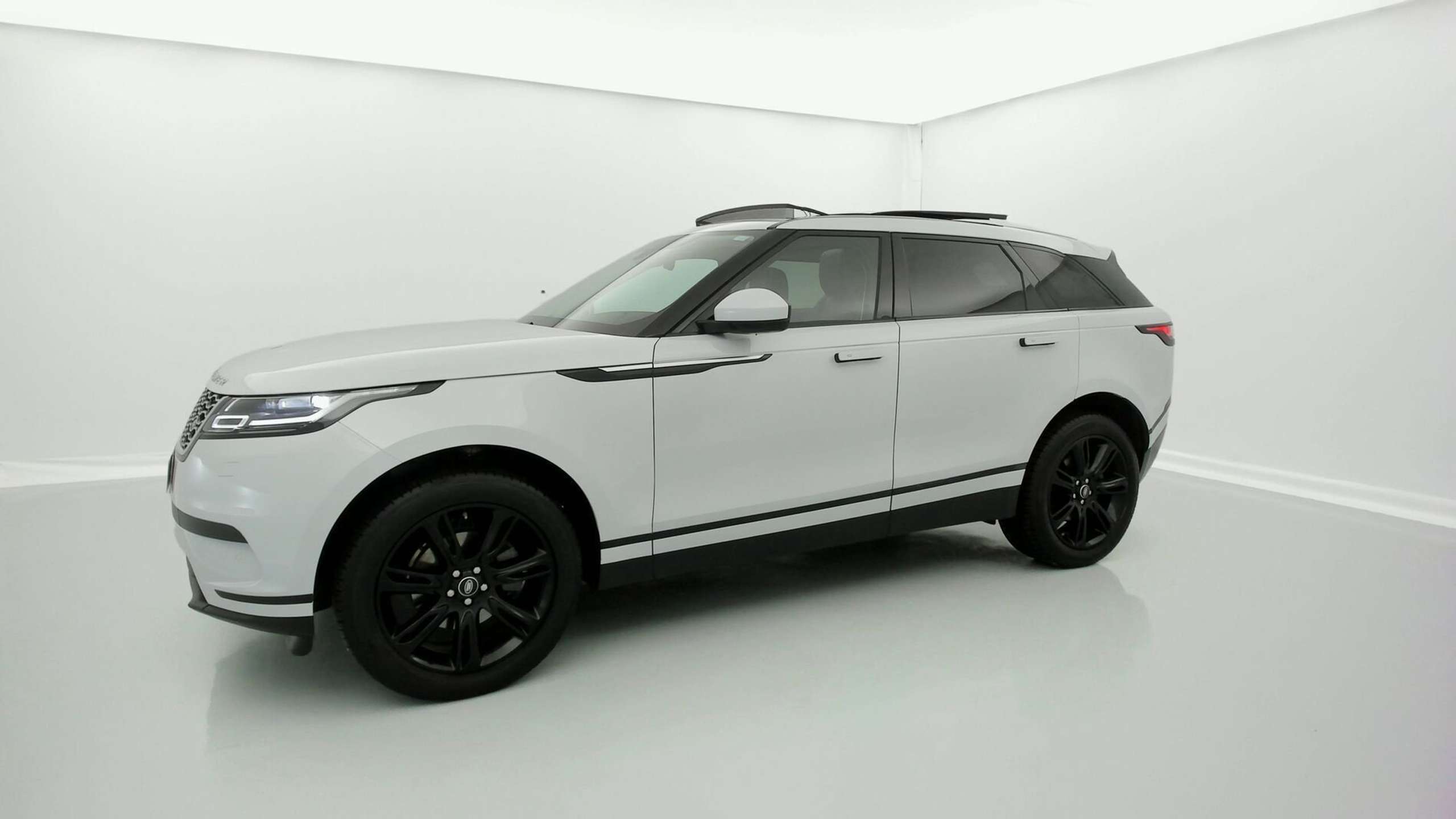 Land Rover - Range Rover Velar