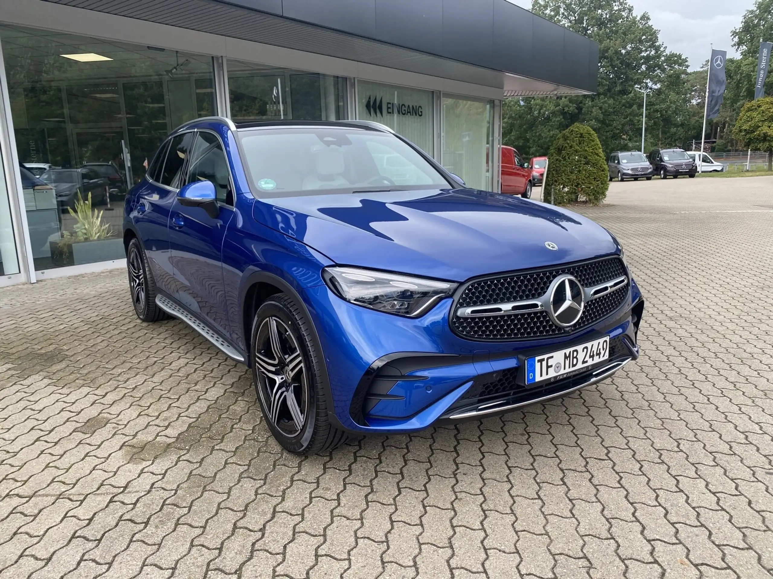 Mercedes-Benz - GLC 220