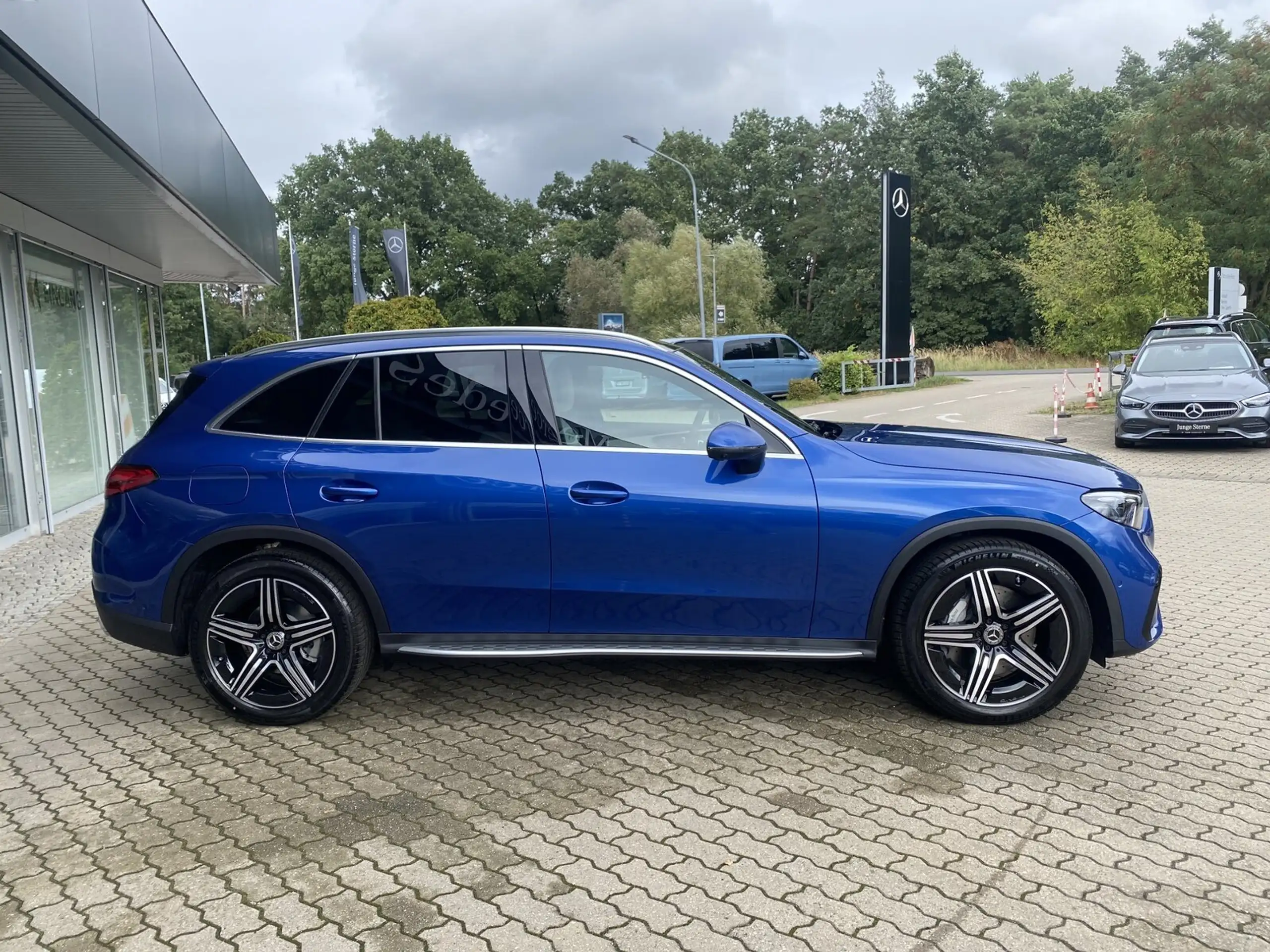 Mercedes-Benz - GLC 220