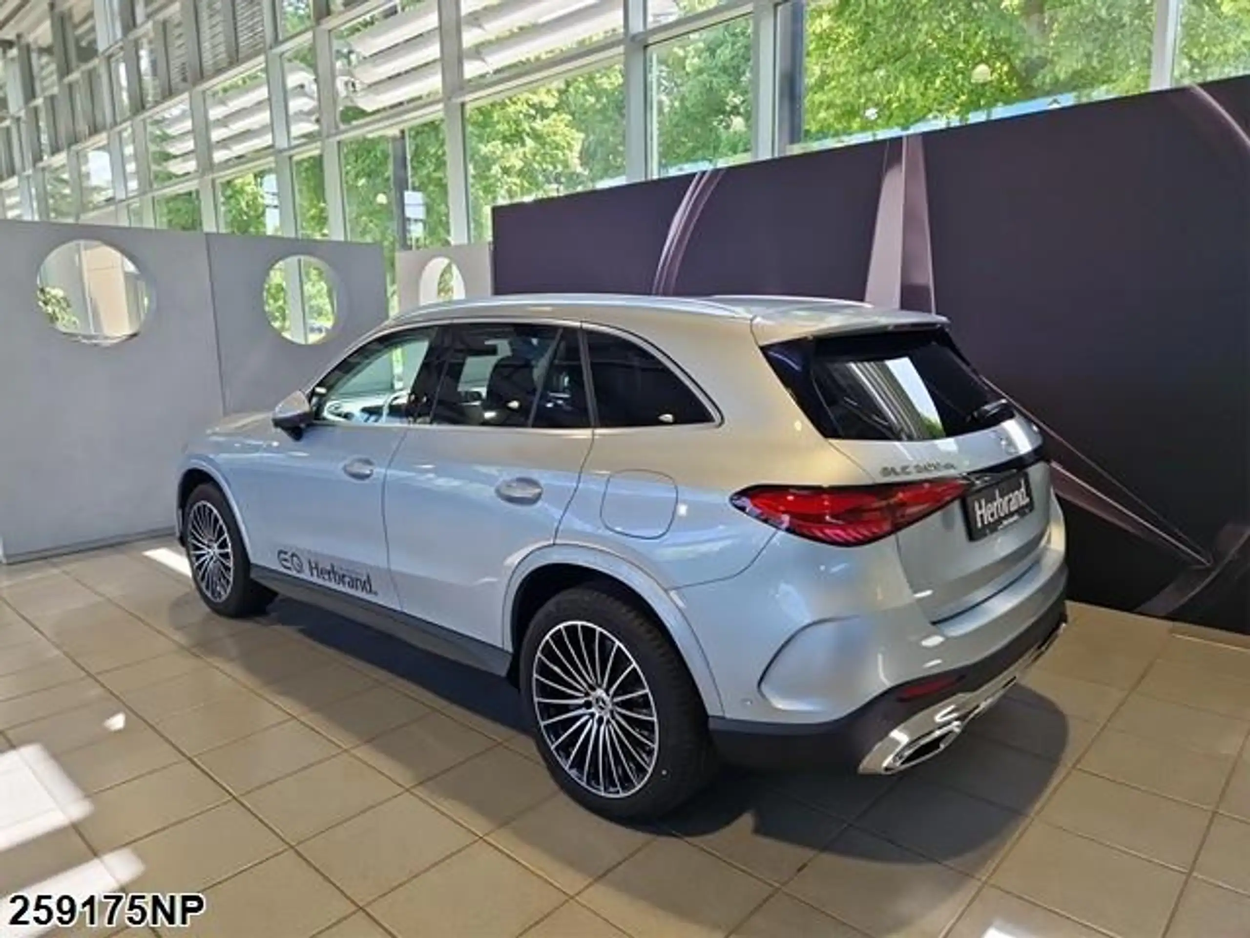 Mercedes-Benz - GLC 300