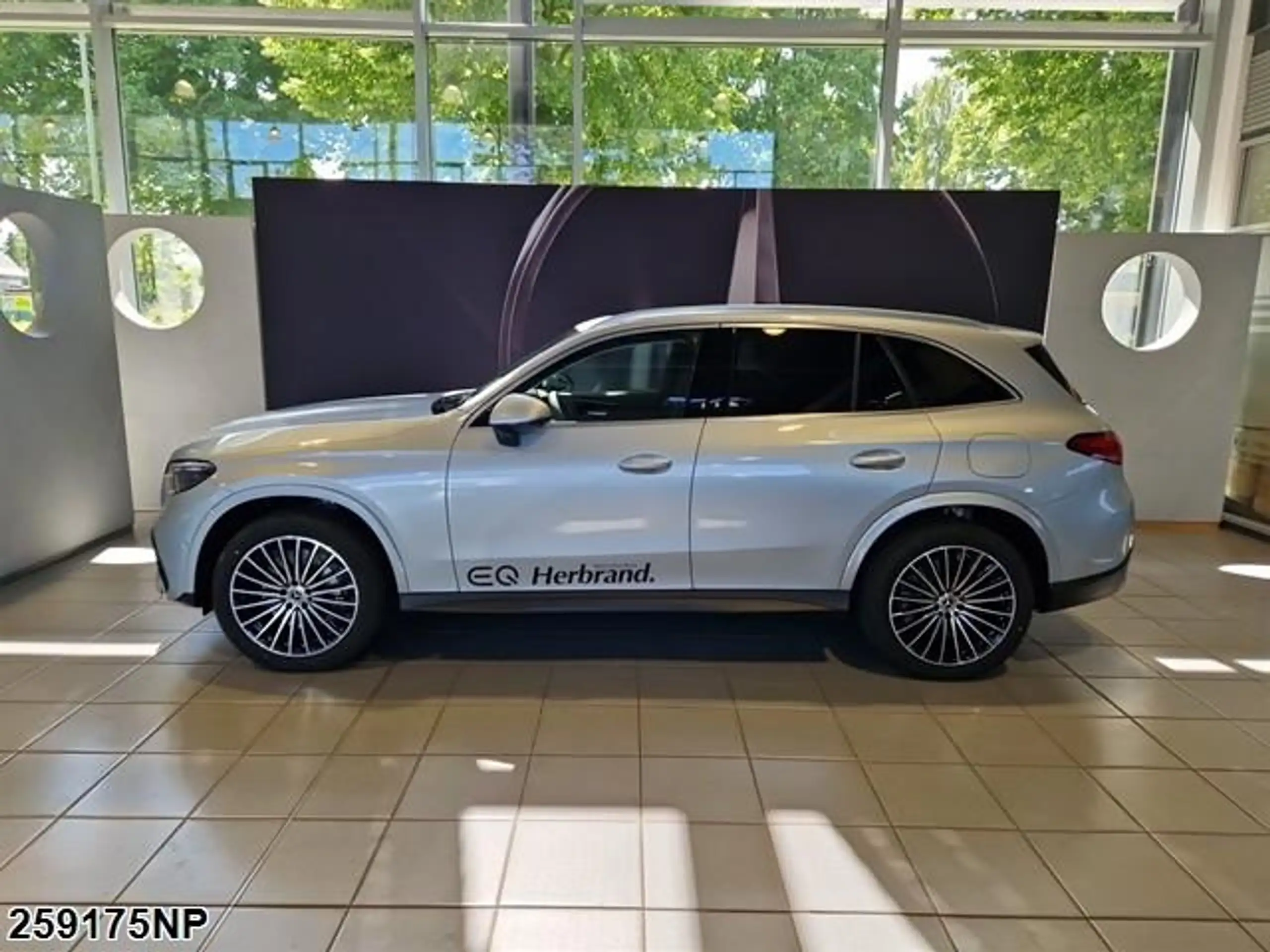 Mercedes-Benz - GLC 300