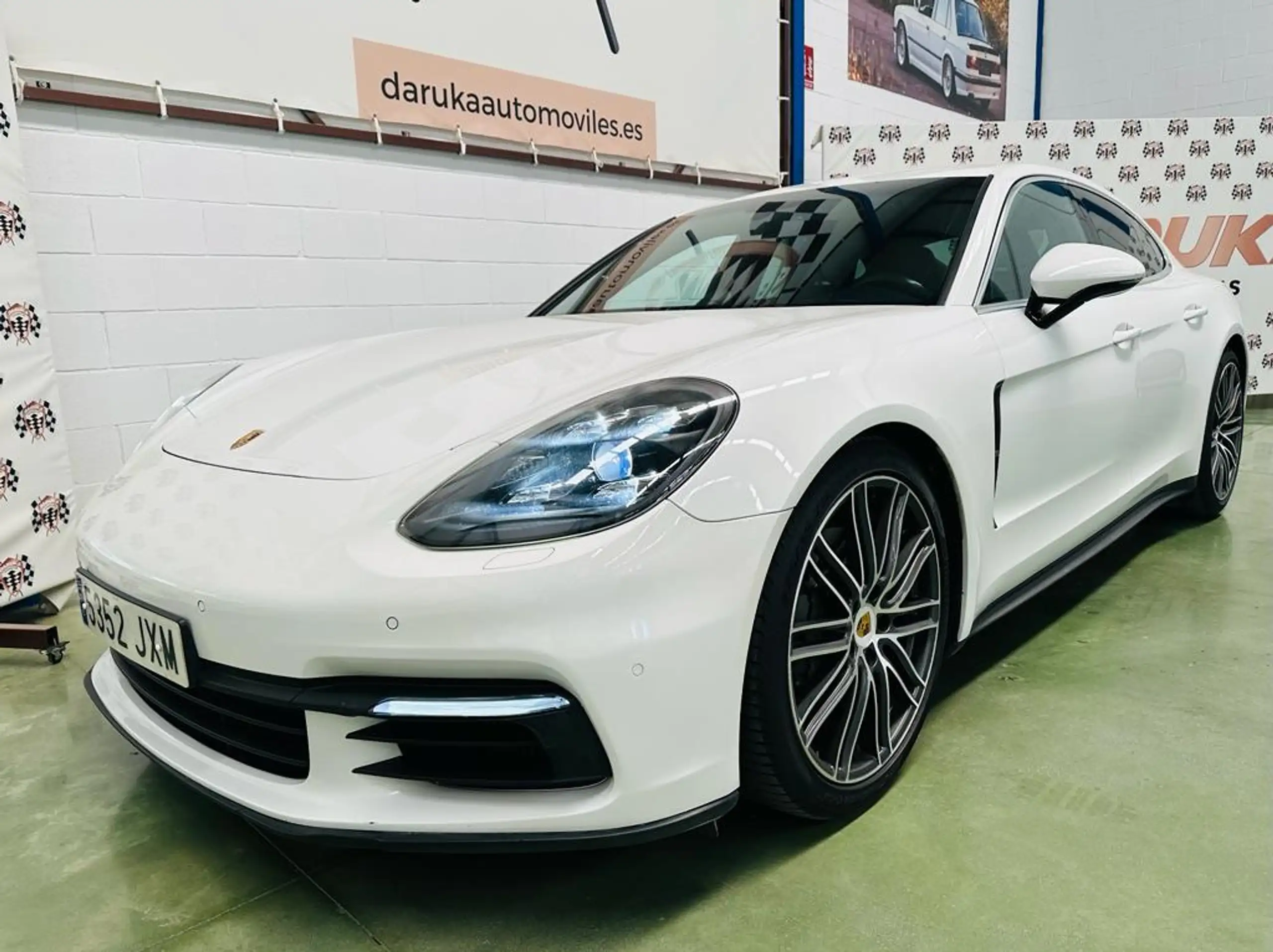 Porsche - Panamera