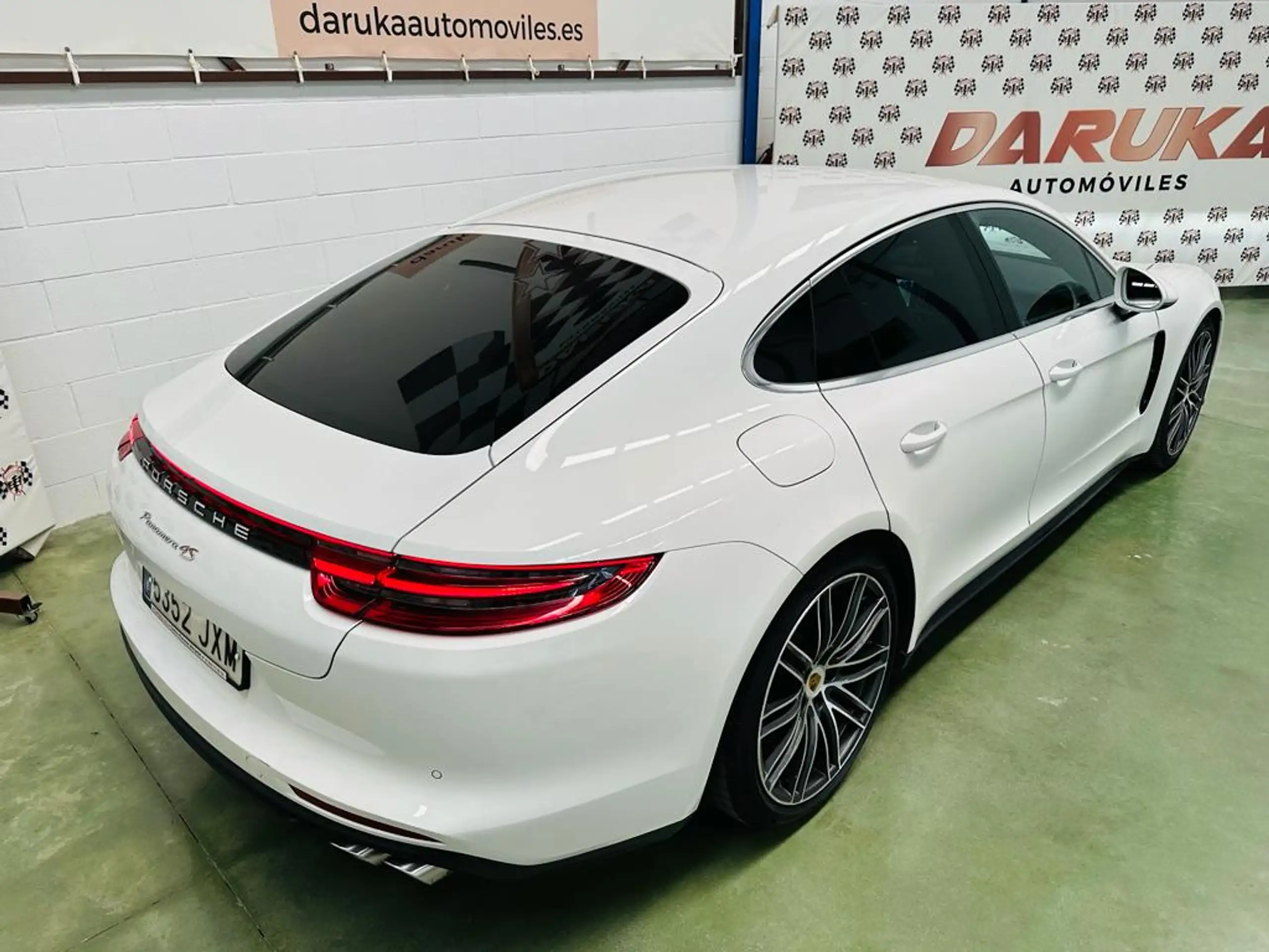 Porsche - Panamera