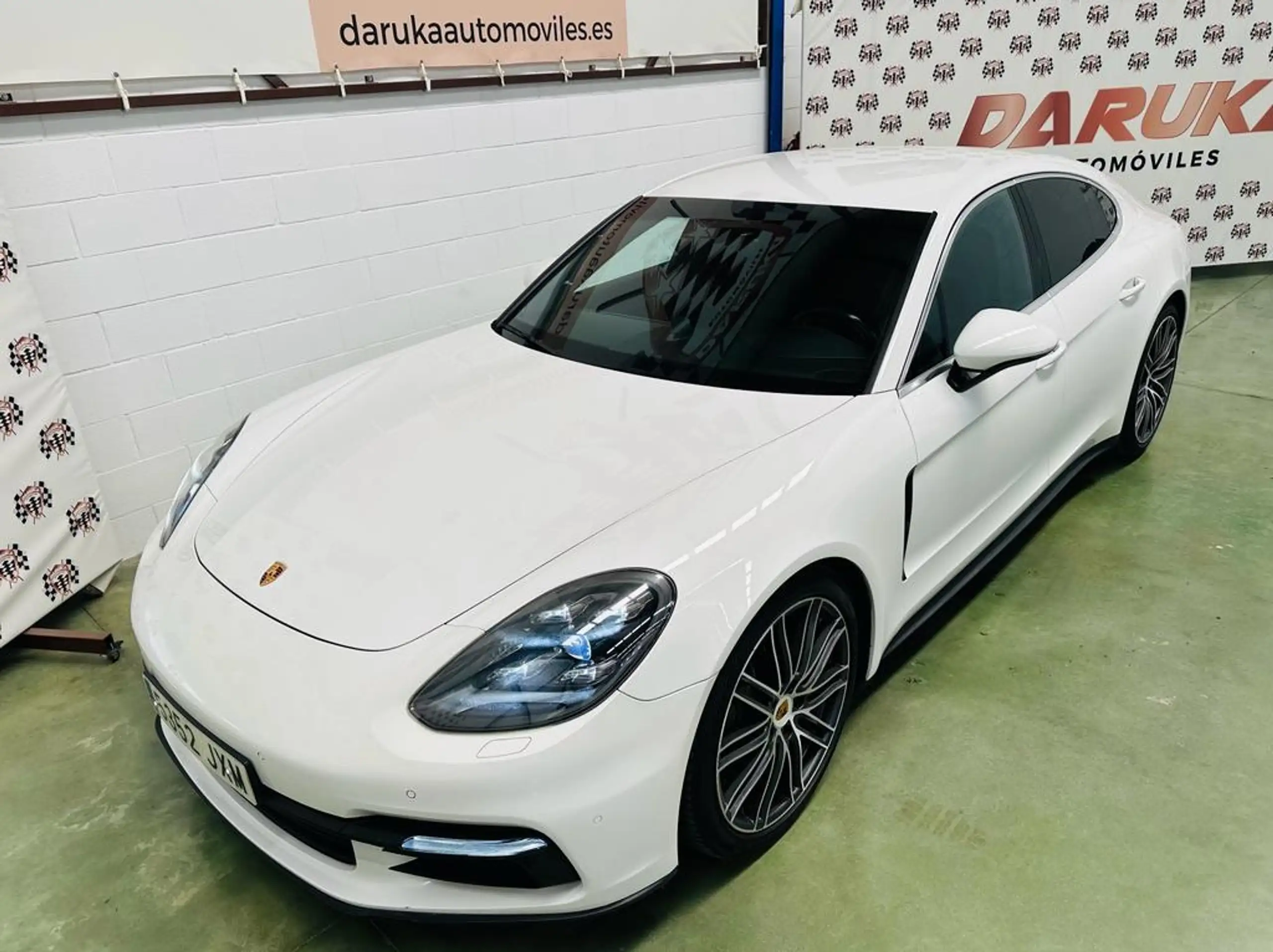 Porsche - Panamera