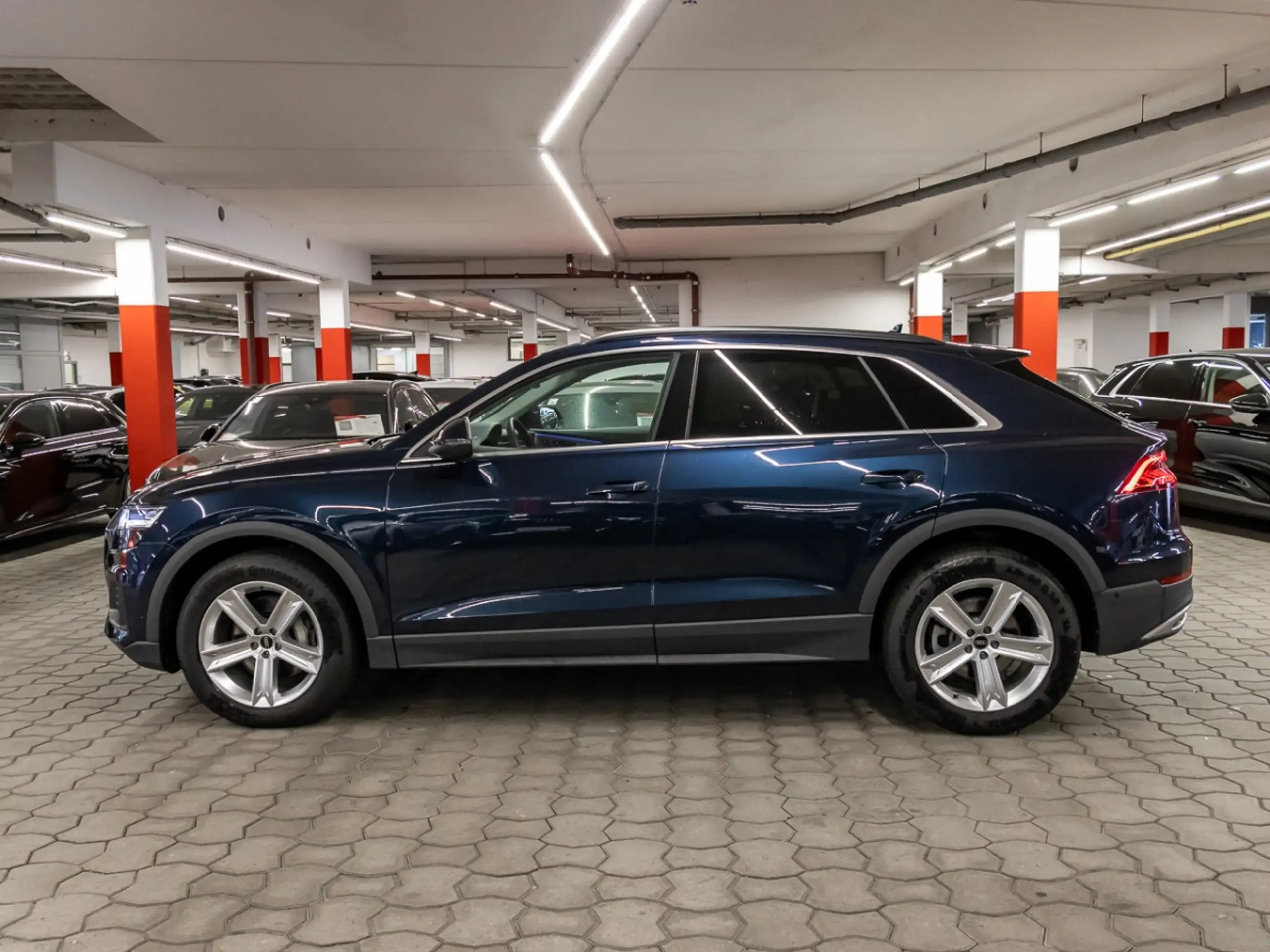 Audi - Q8