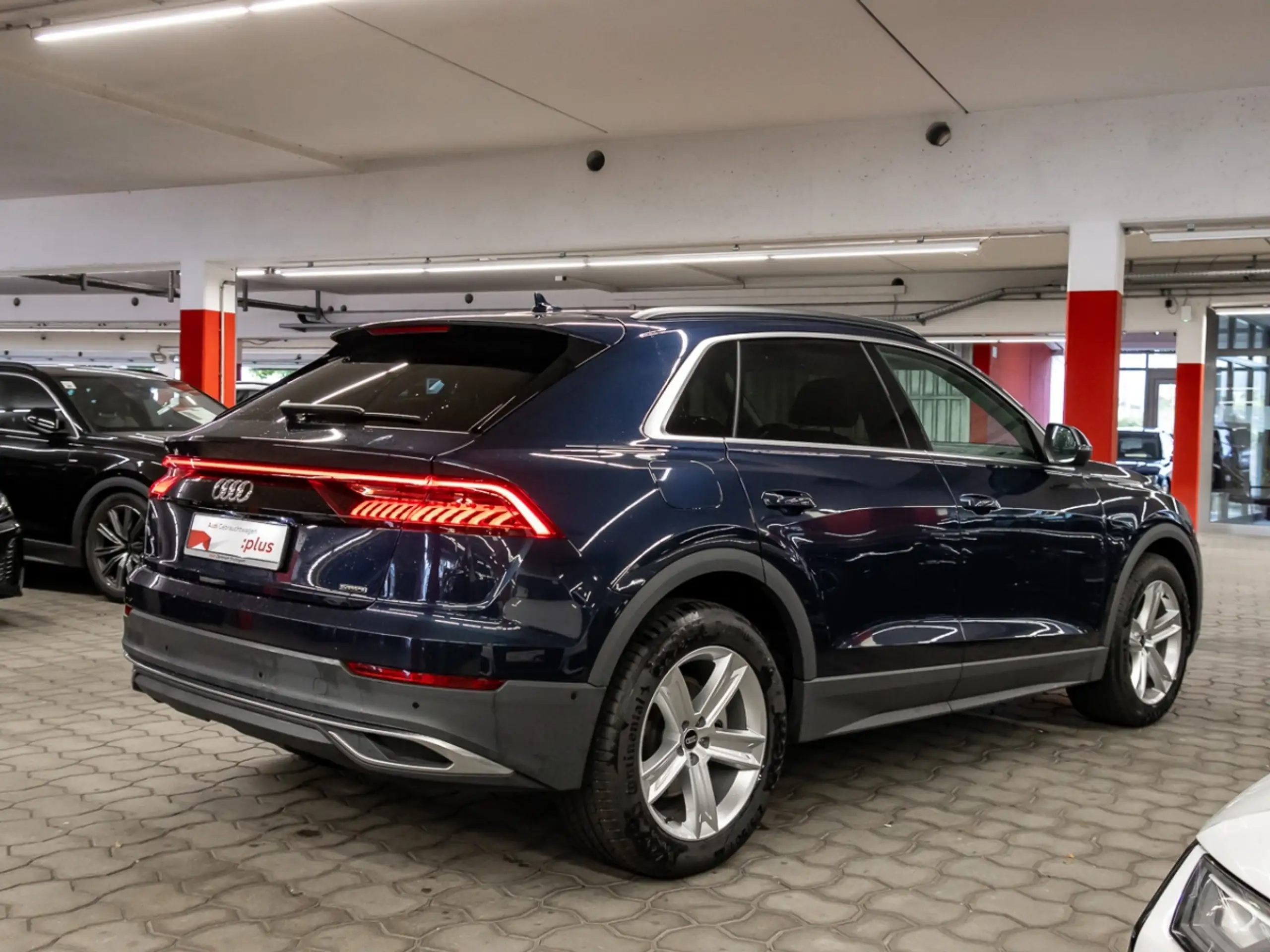 Audi - Q8