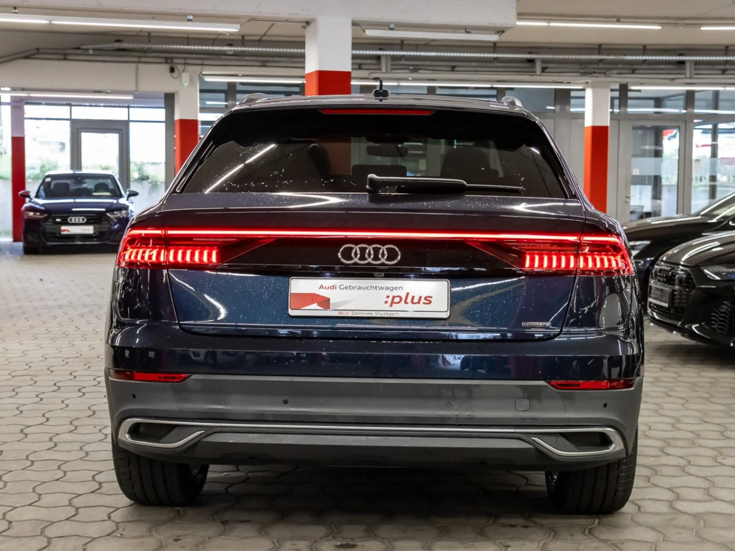 Audi - Q8