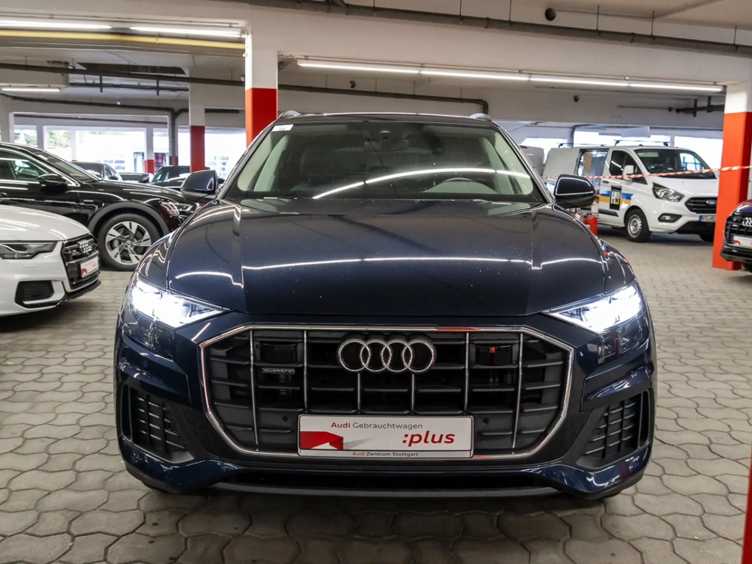 Audi - Q8