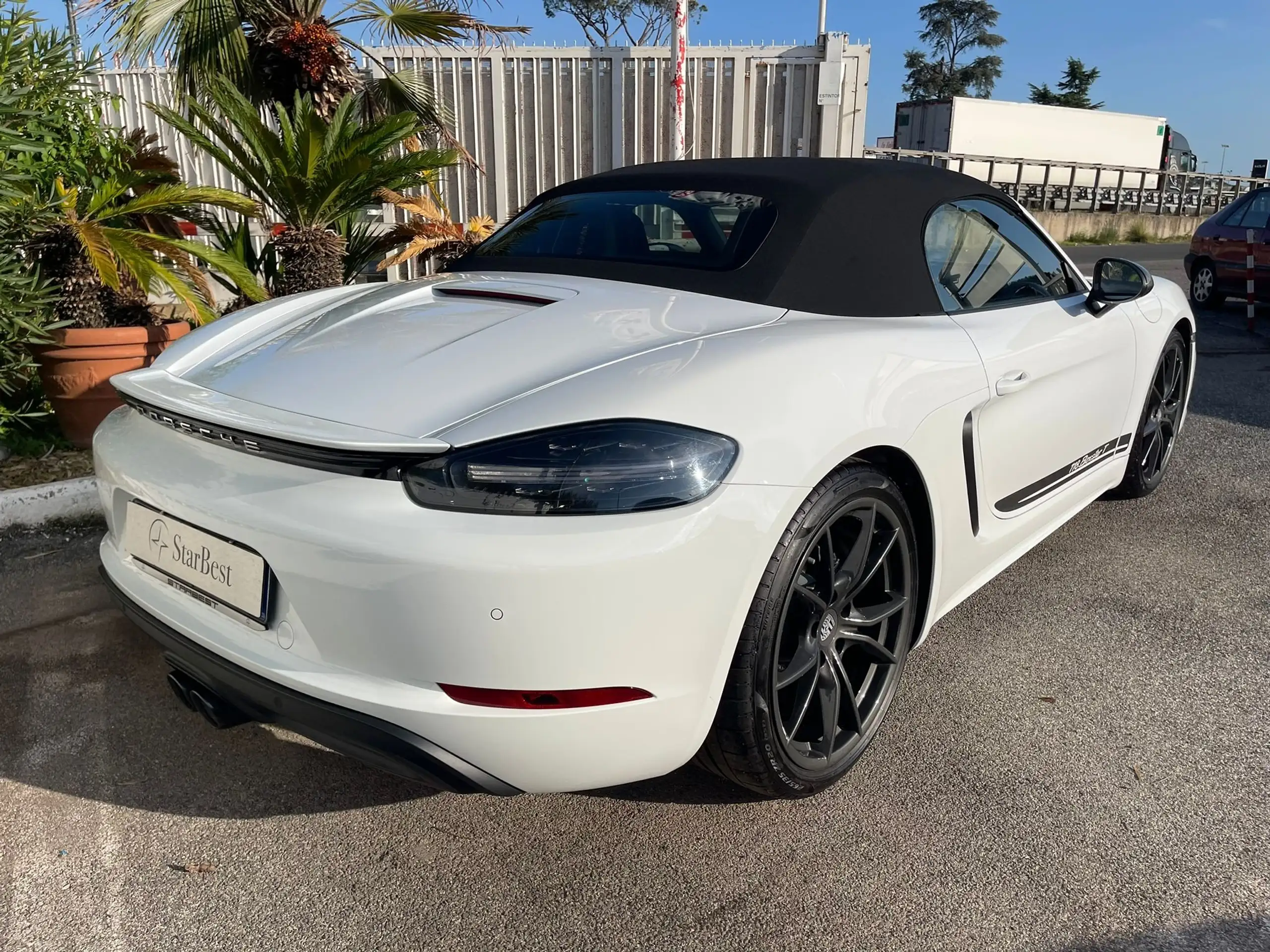 Porsche - 718 Spyder