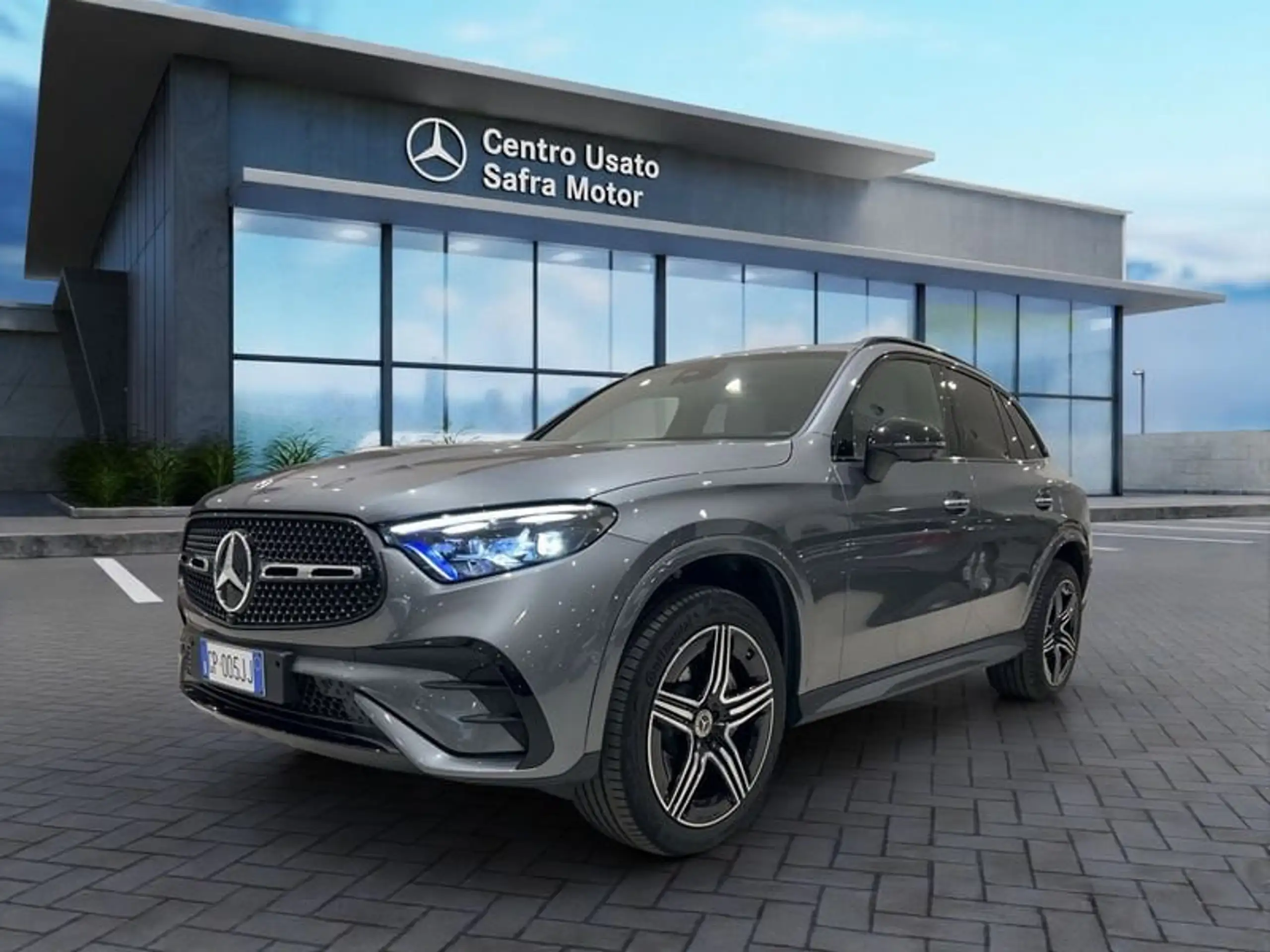 Mercedes-Benz - GLC 220