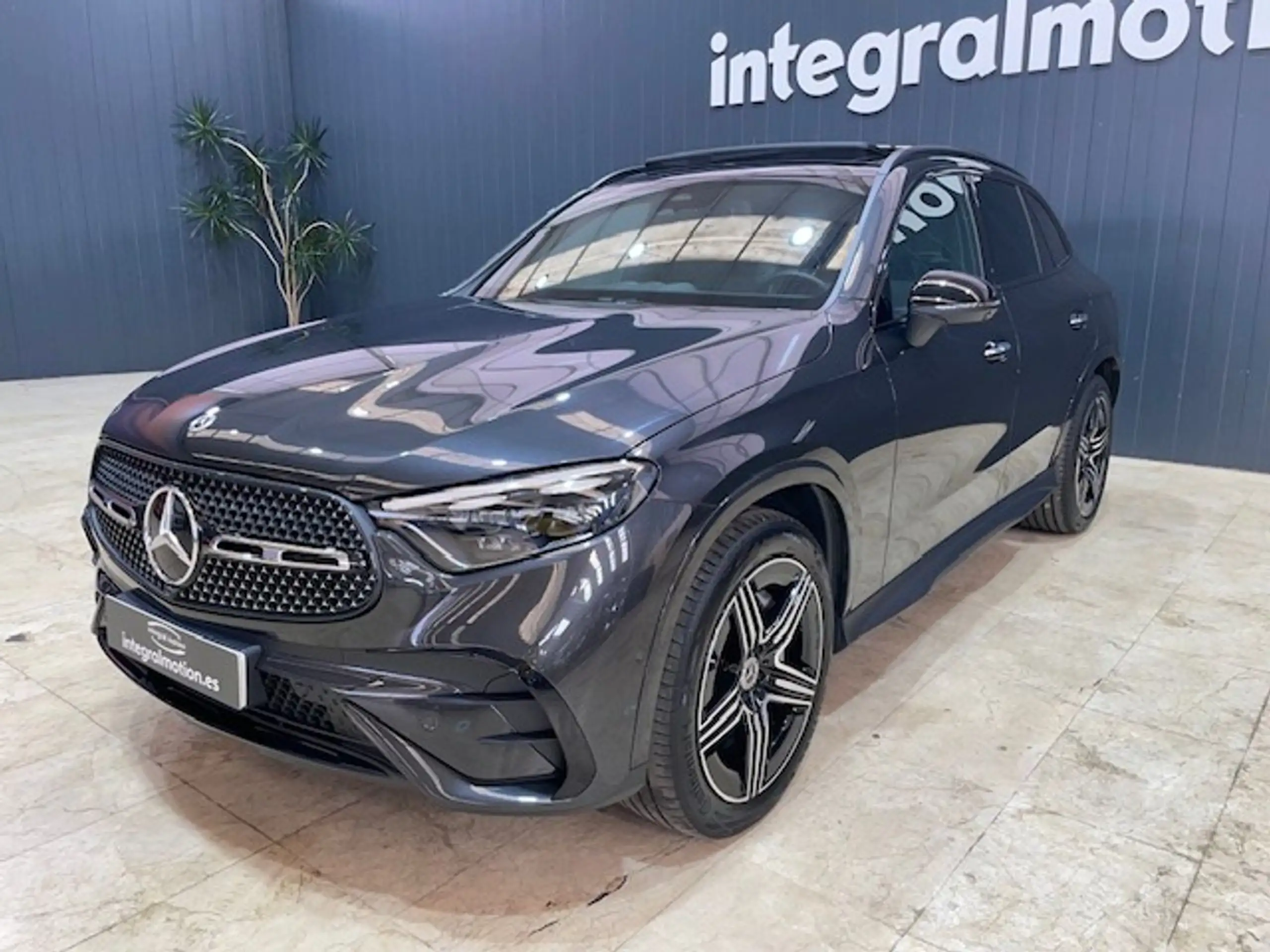 Mercedes-Benz - GLC 200