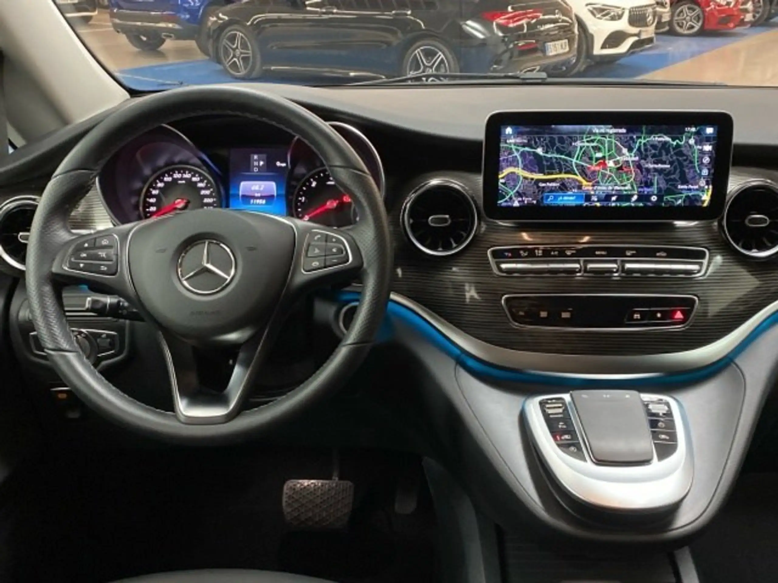 Mercedes-Benz - V 220