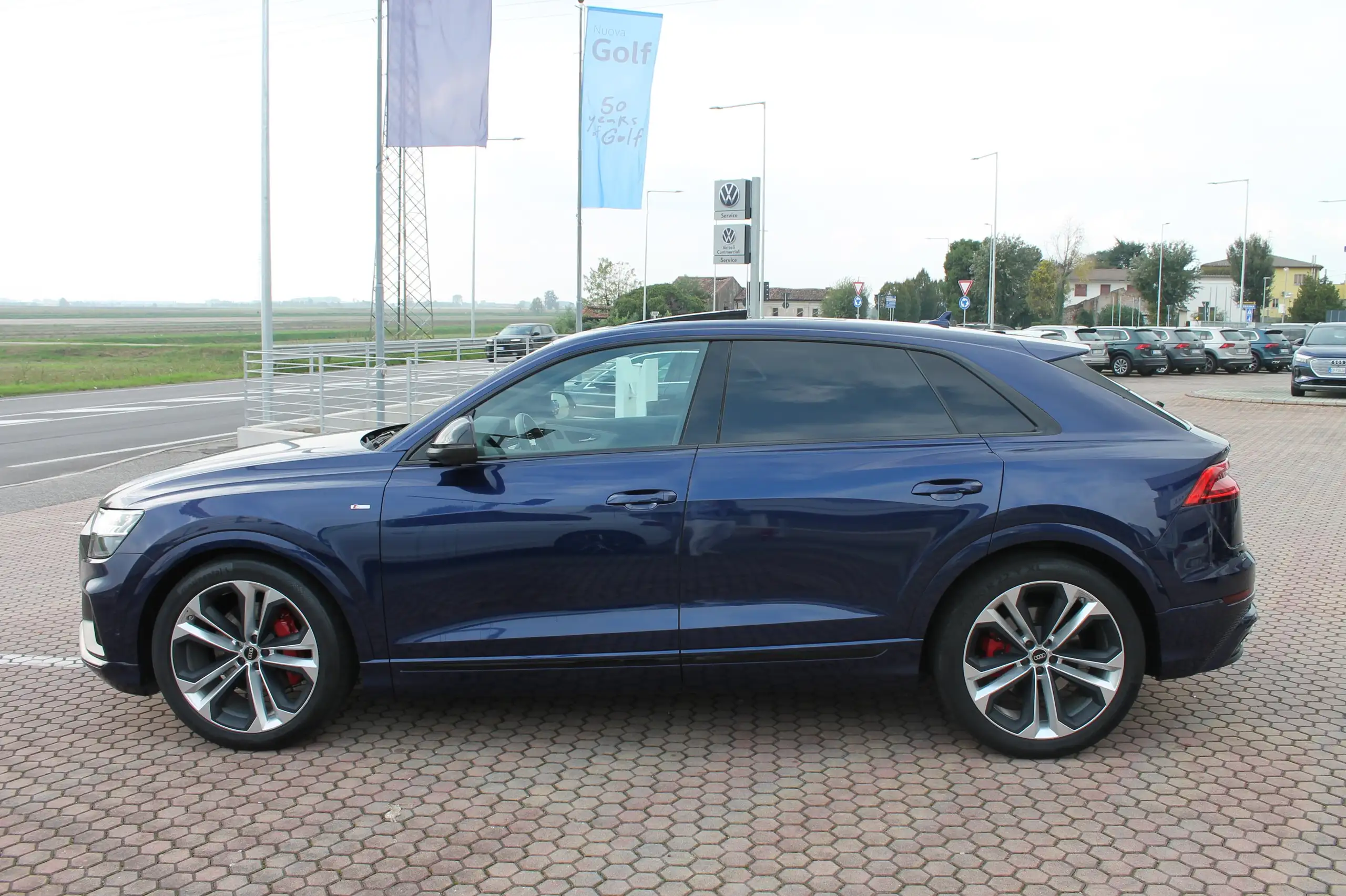 Audi - Q8