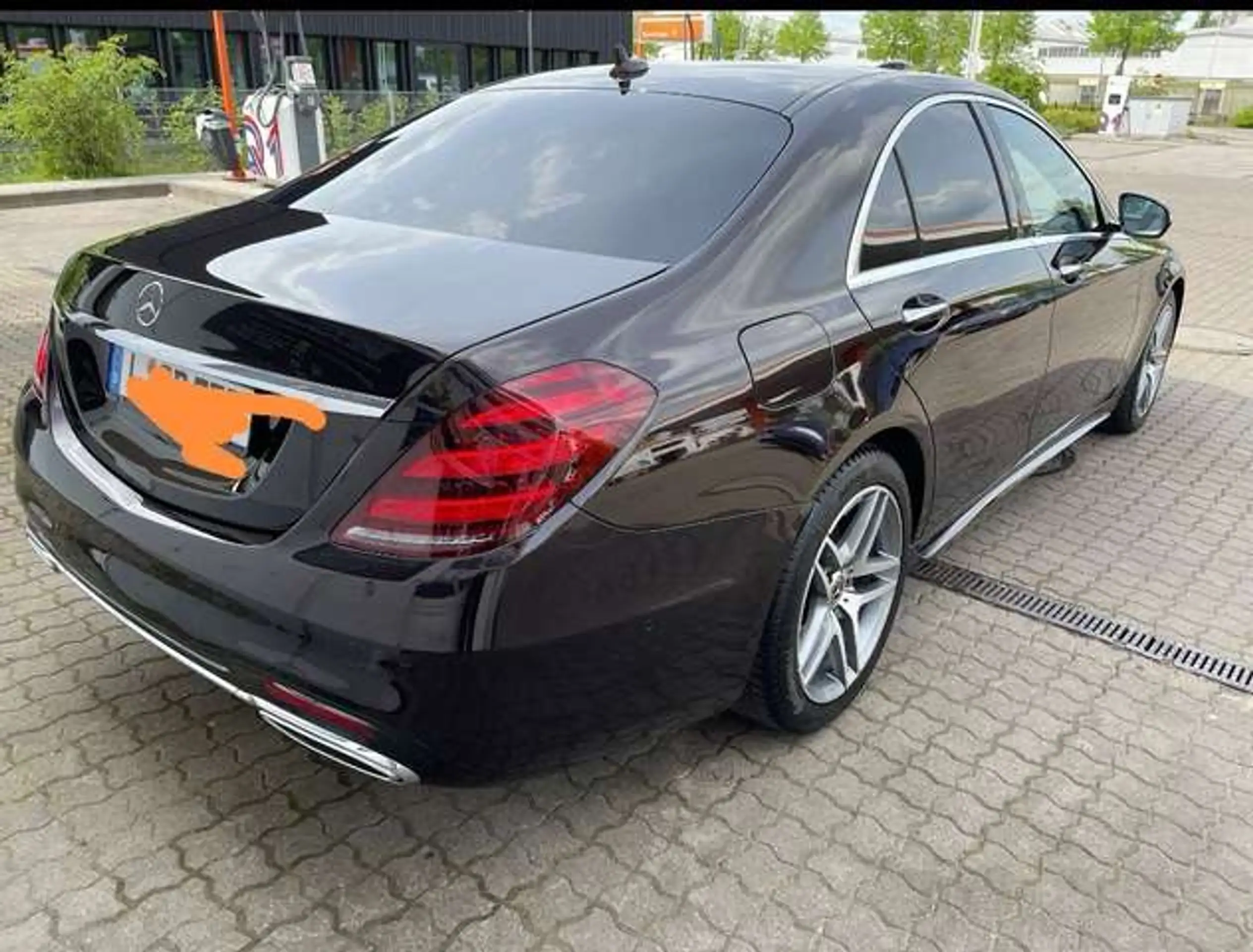 Mercedes-Benz - S 400