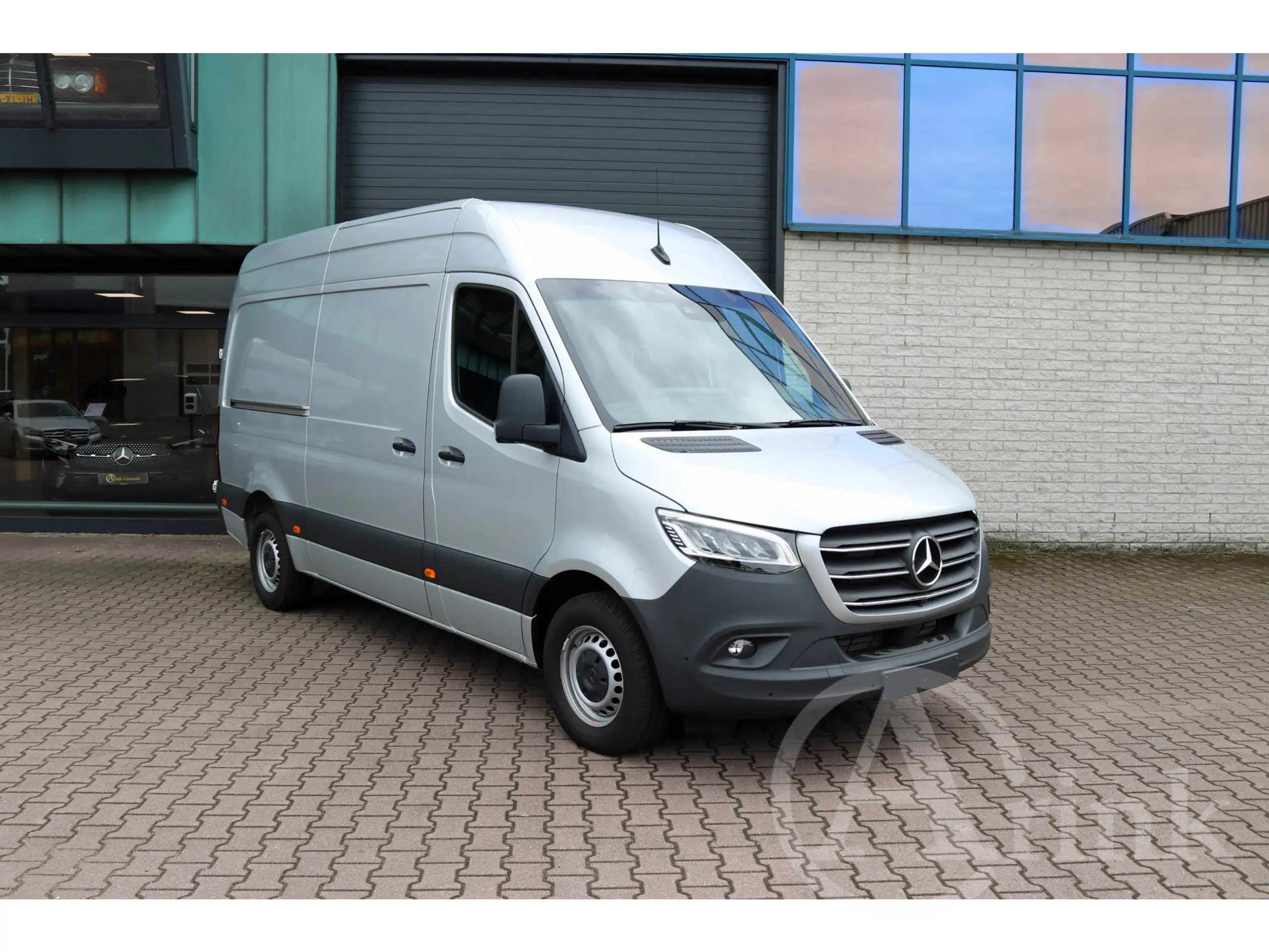 Mercedes-Benz - Sprinter