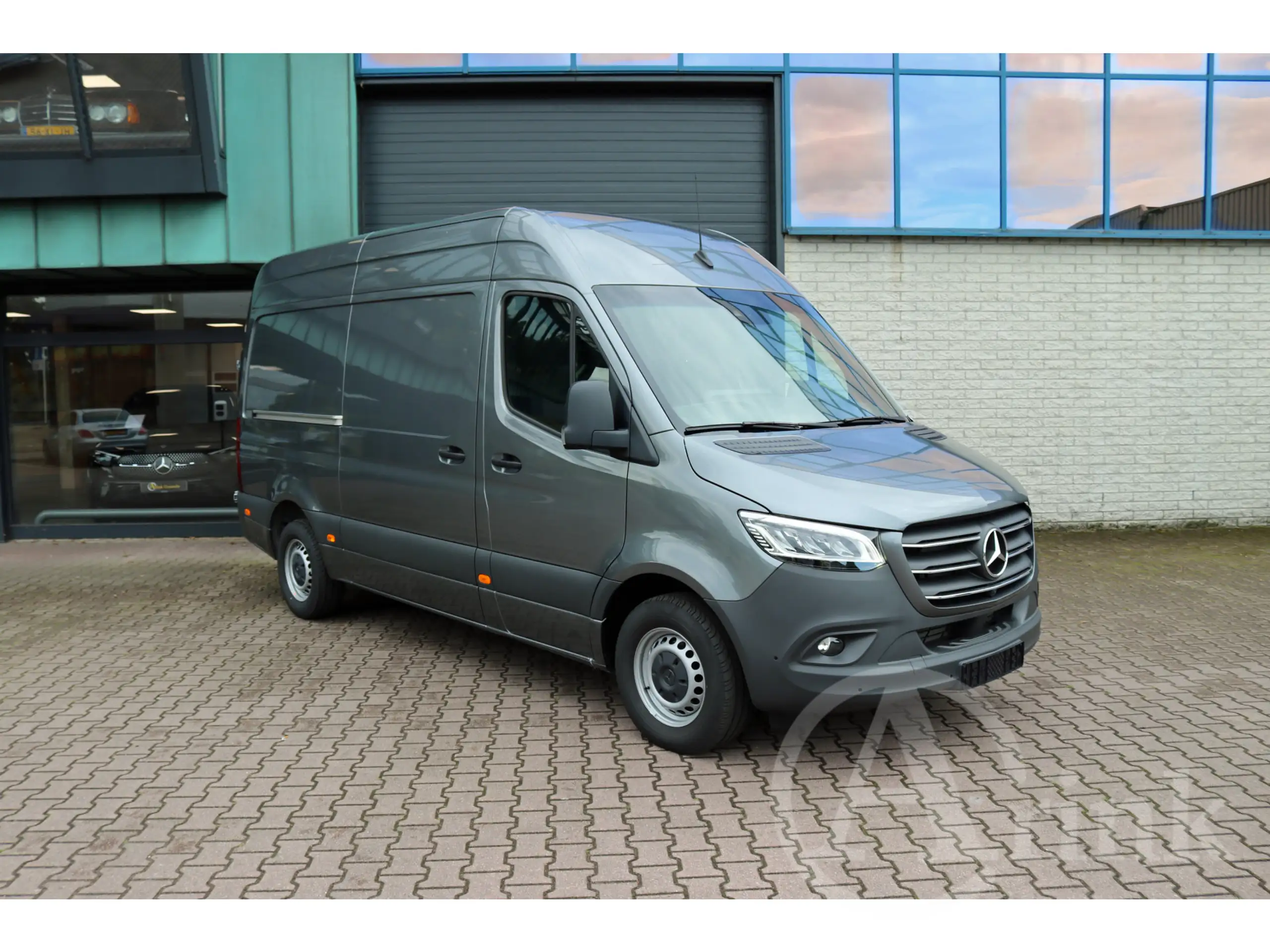 Mercedes-Benz - Sprinter