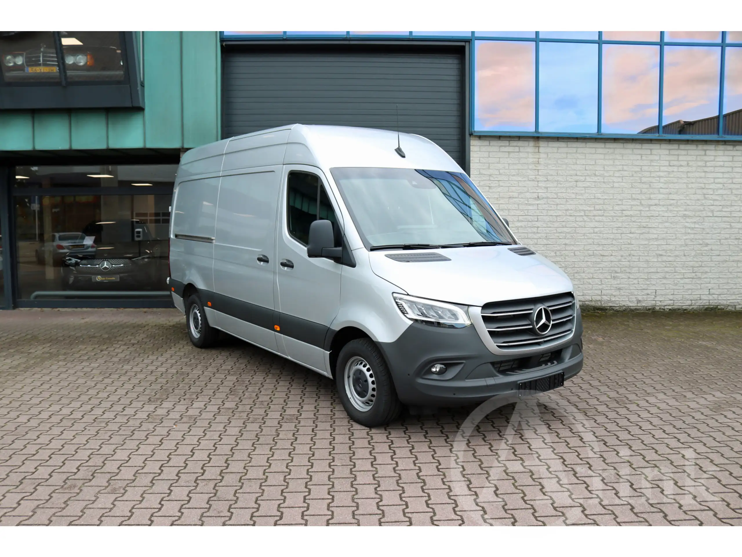 Mercedes-Benz - Sprinter