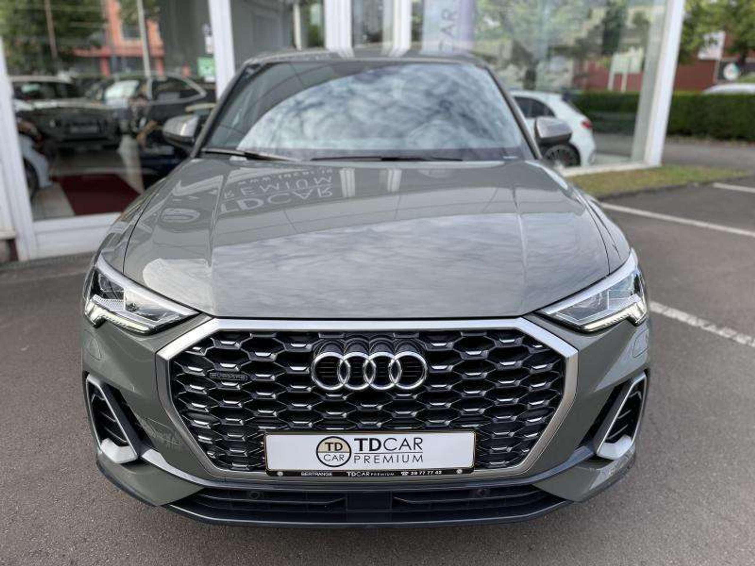 Audi - Q3