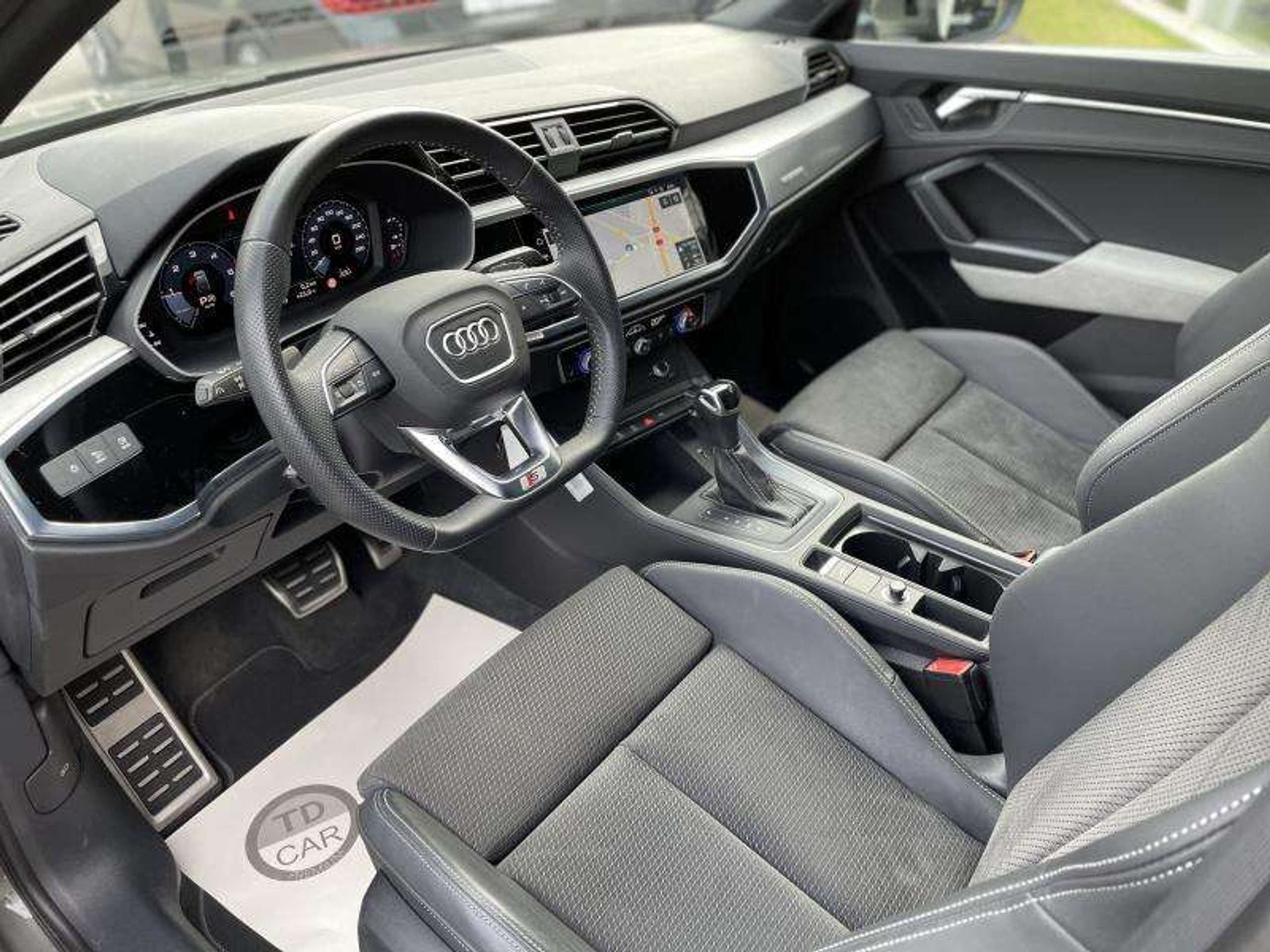 Audi - Q3