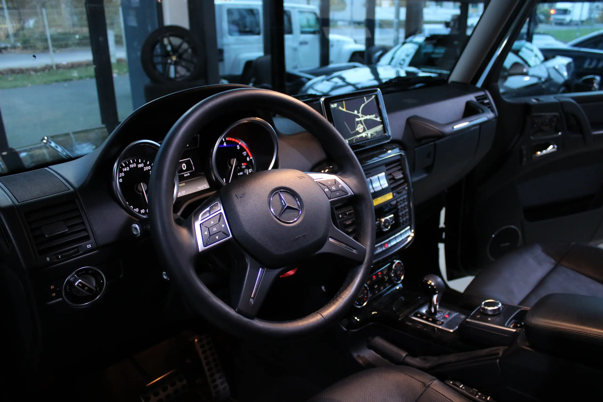 Mercedes-Benz - G